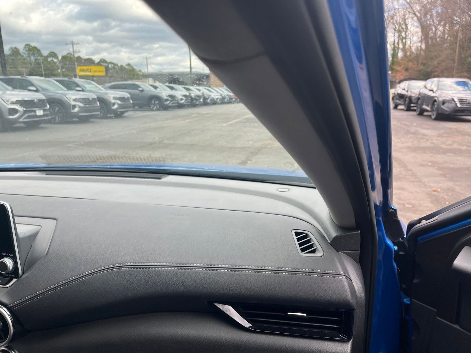 Thumbnail: 2025 Nissan Sentra - 33