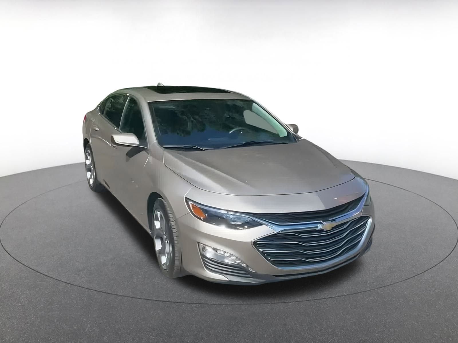 Thumbnail: 2024 Chevrolet Malibu - 3