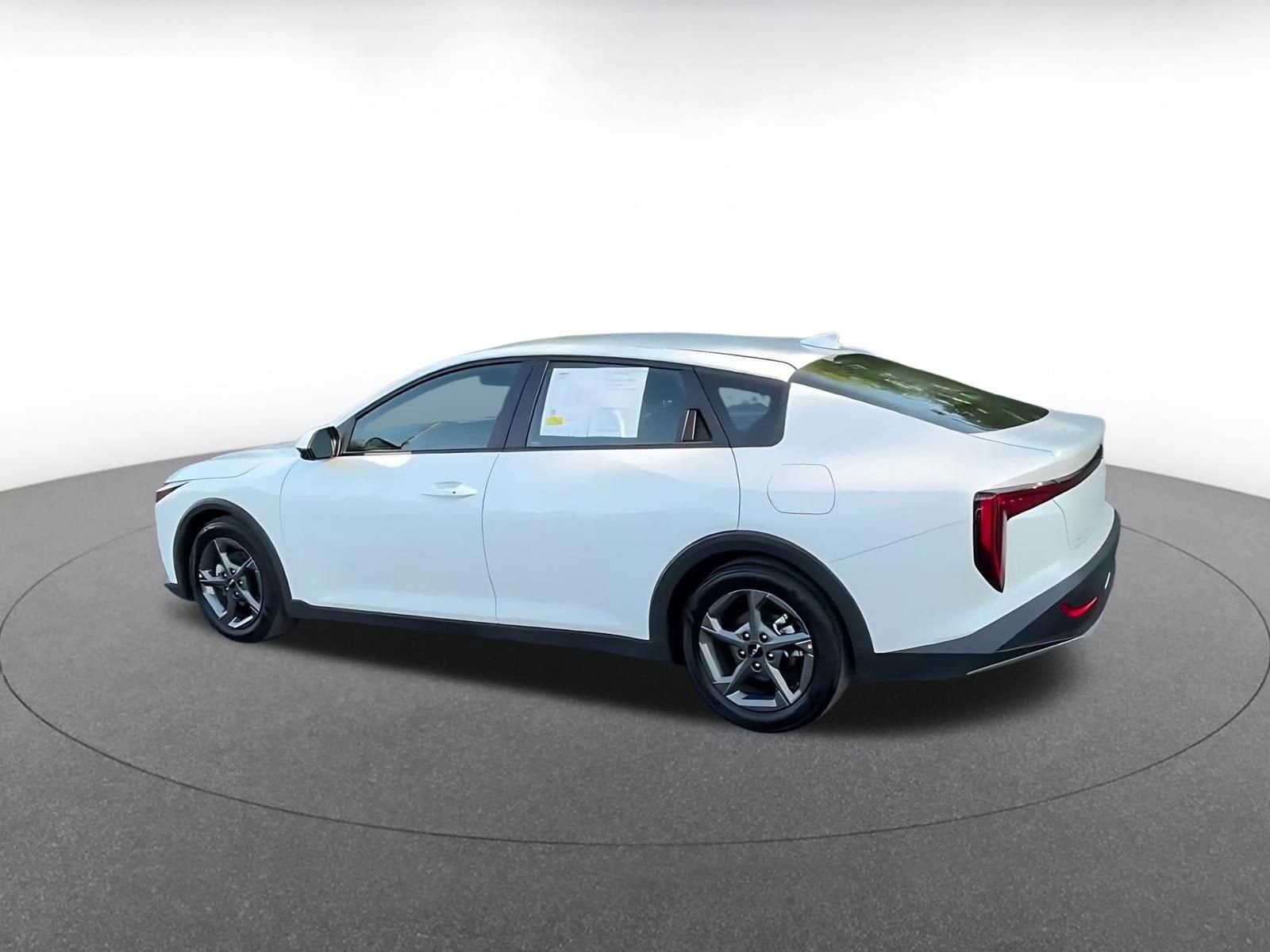 Thumbnail: 2025 Kia K4 - 10
