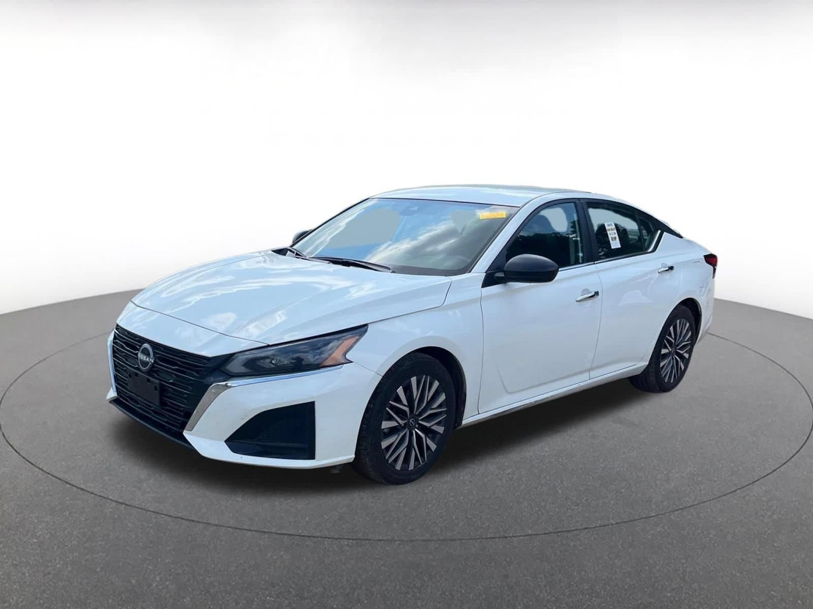 Thumbnail: 2025 Nissan Altima - 4