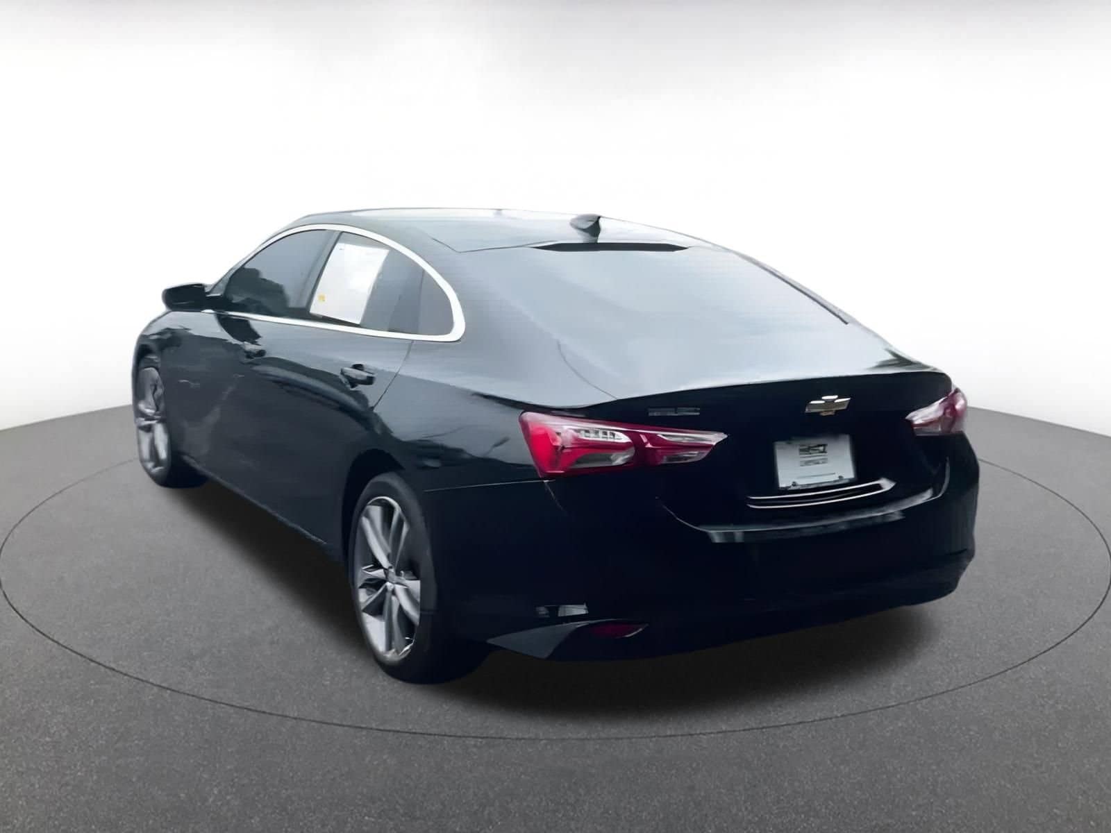 Thumbnail: 2024 Chevrolet Malibu - 11