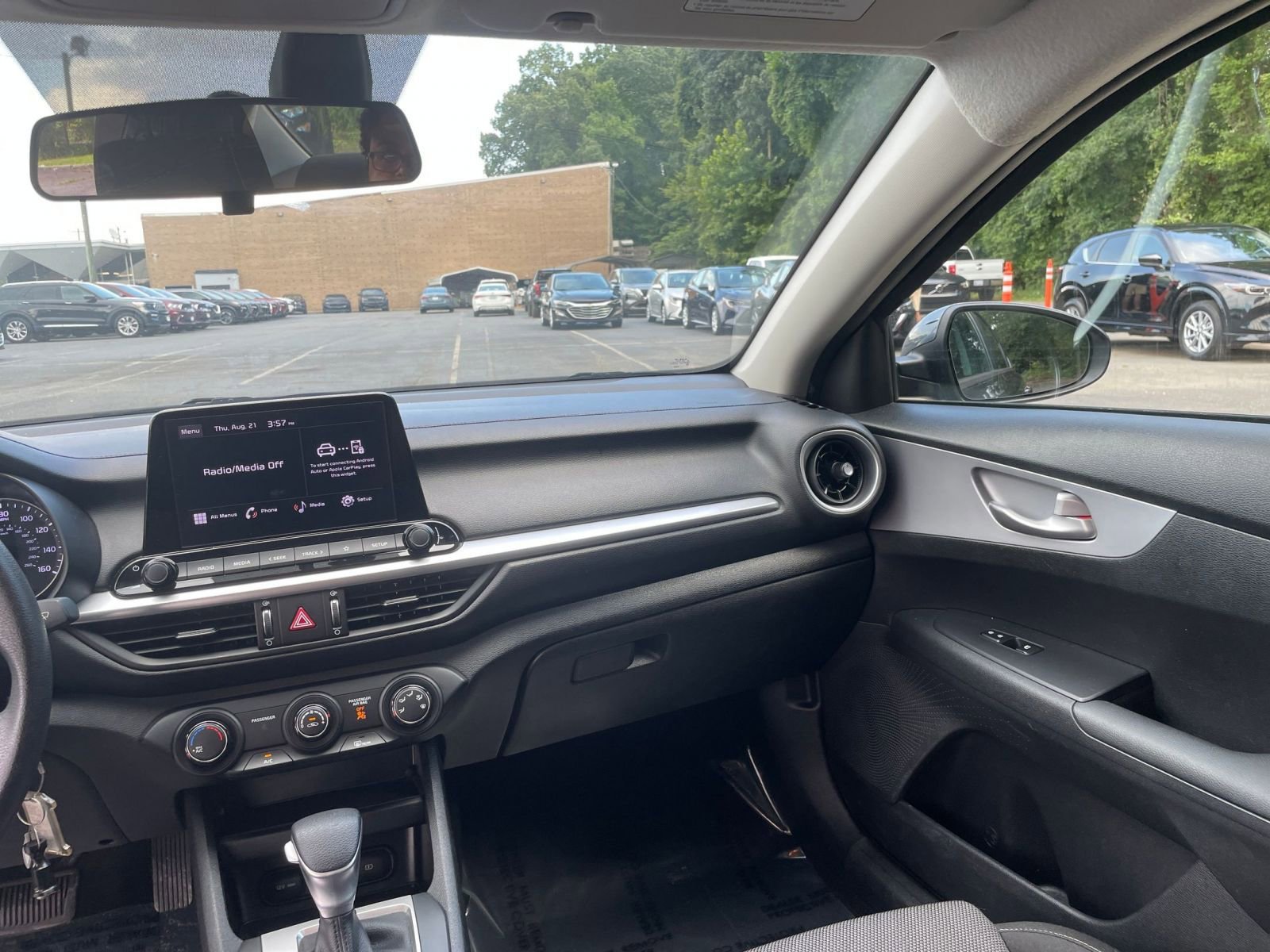 Thumbnail: 2024 Kia Forte - 31