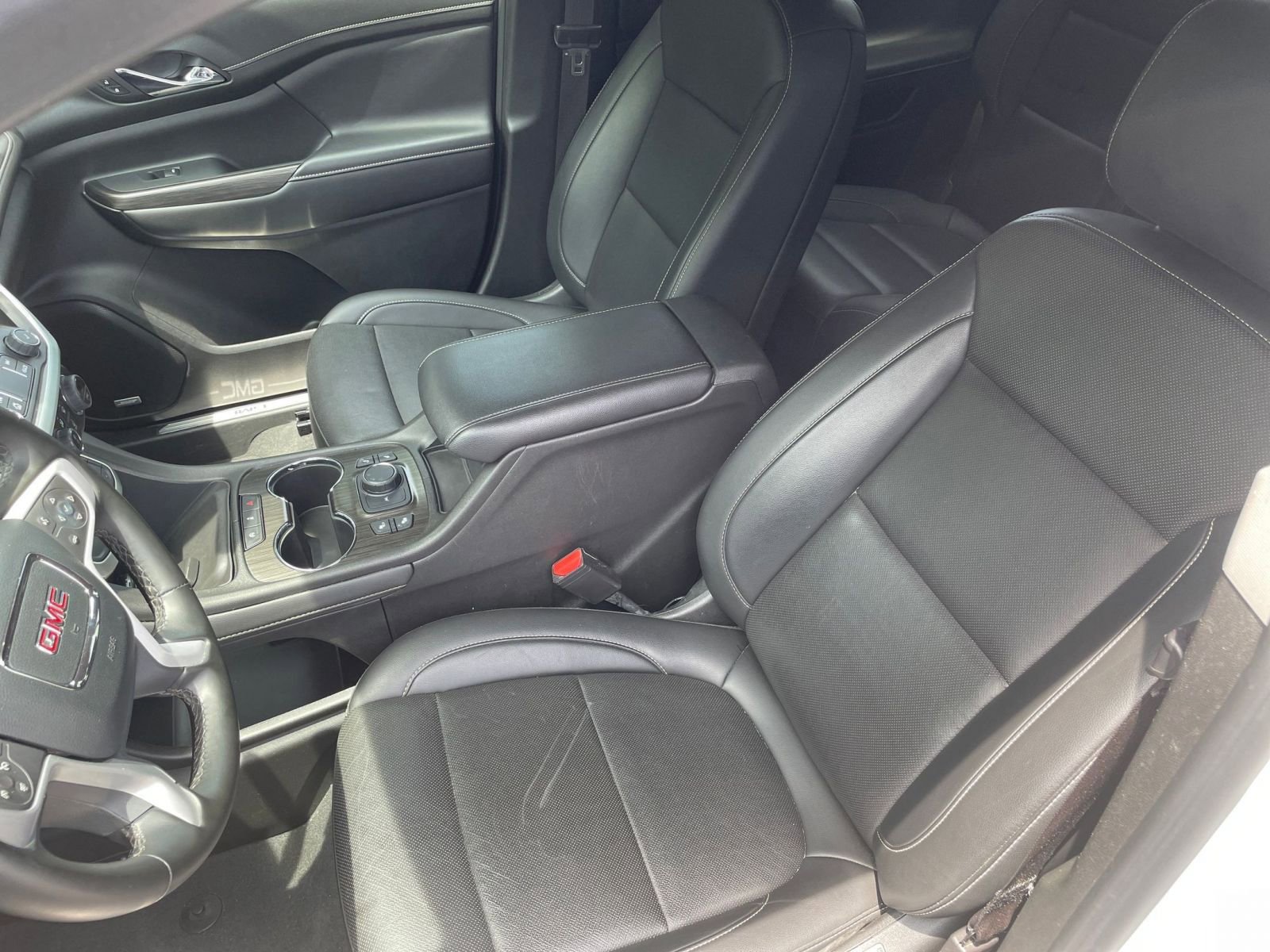 2023 GMC Acadia SLT 32