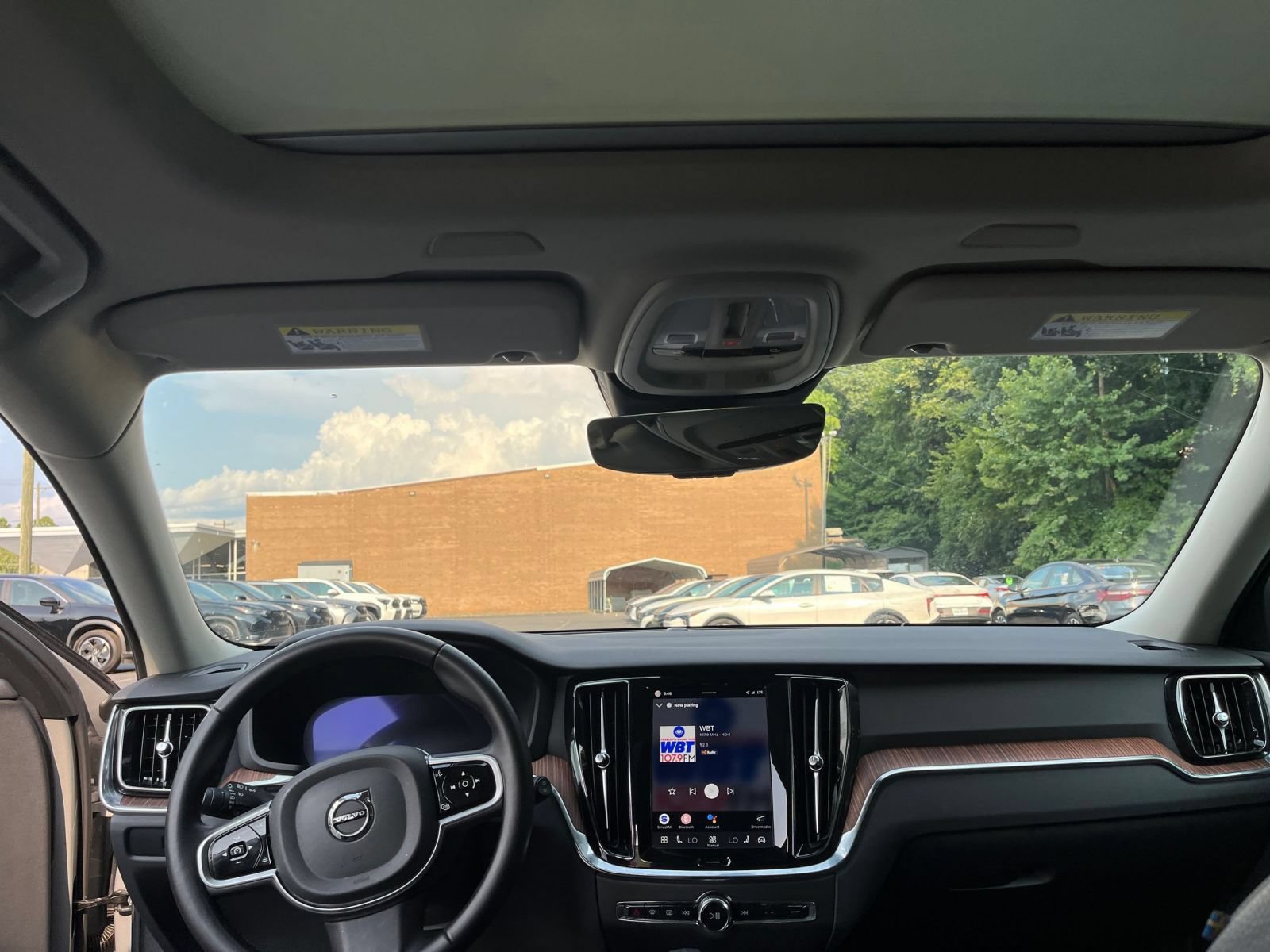 Thumbnail: 2025 Volvo S60 - 35