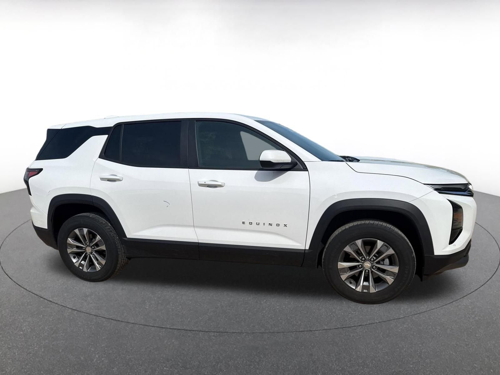 Thumbnail: 2025 Chevrolet Equinox - 24
