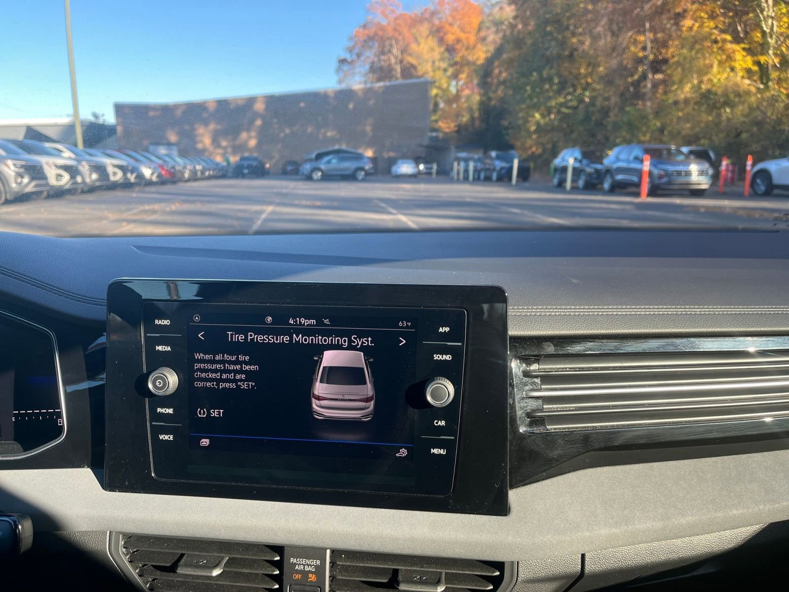 Thumbnail: 2025 Volkswagen Jetta - 18