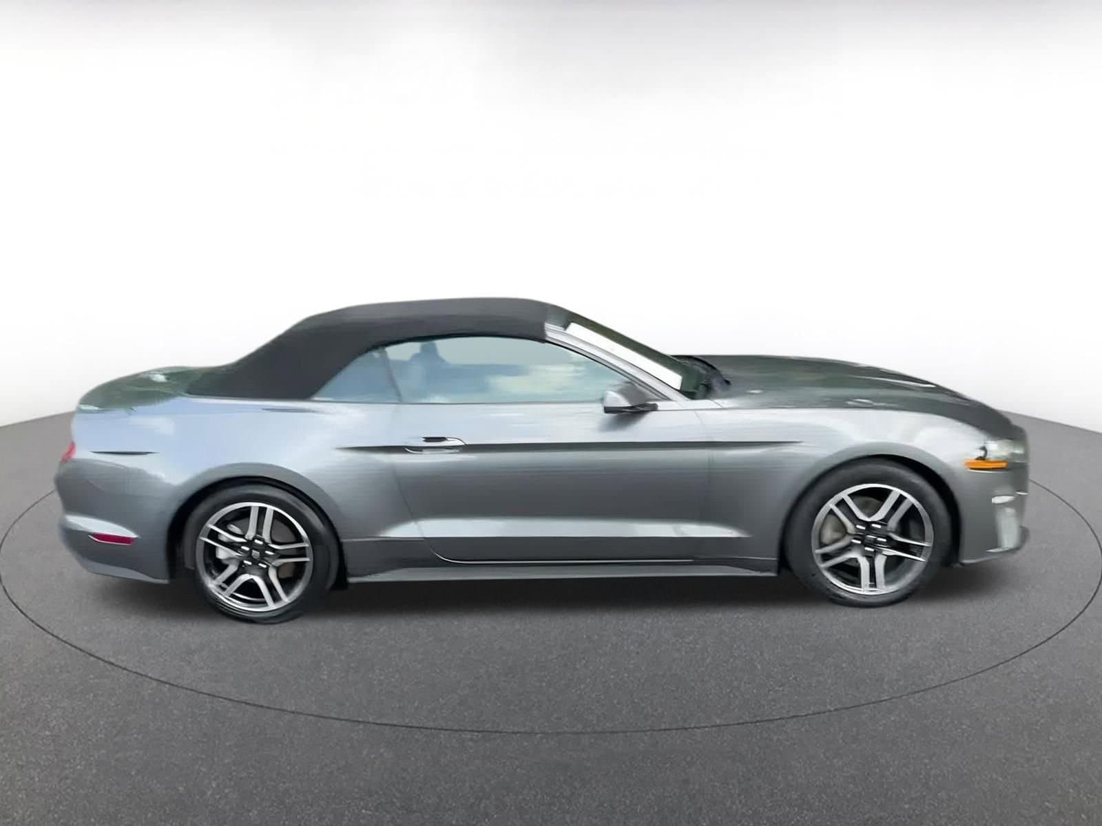 Thumbnail: 2022 Ford Mustang - 16
