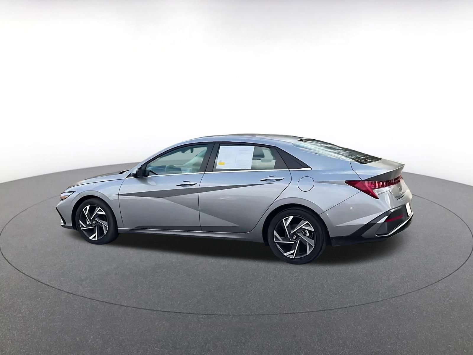 Thumbnail: 2025 Hyundai Elantra - 10