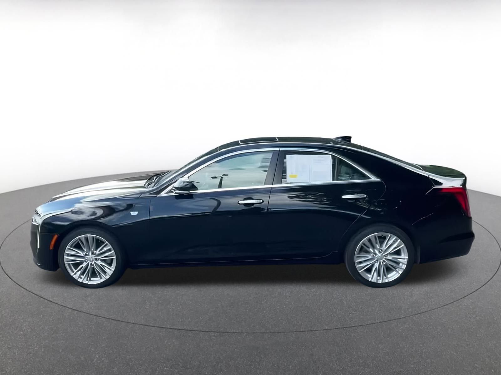 Thumbnail: 2023 Cadillac CT4 - 10