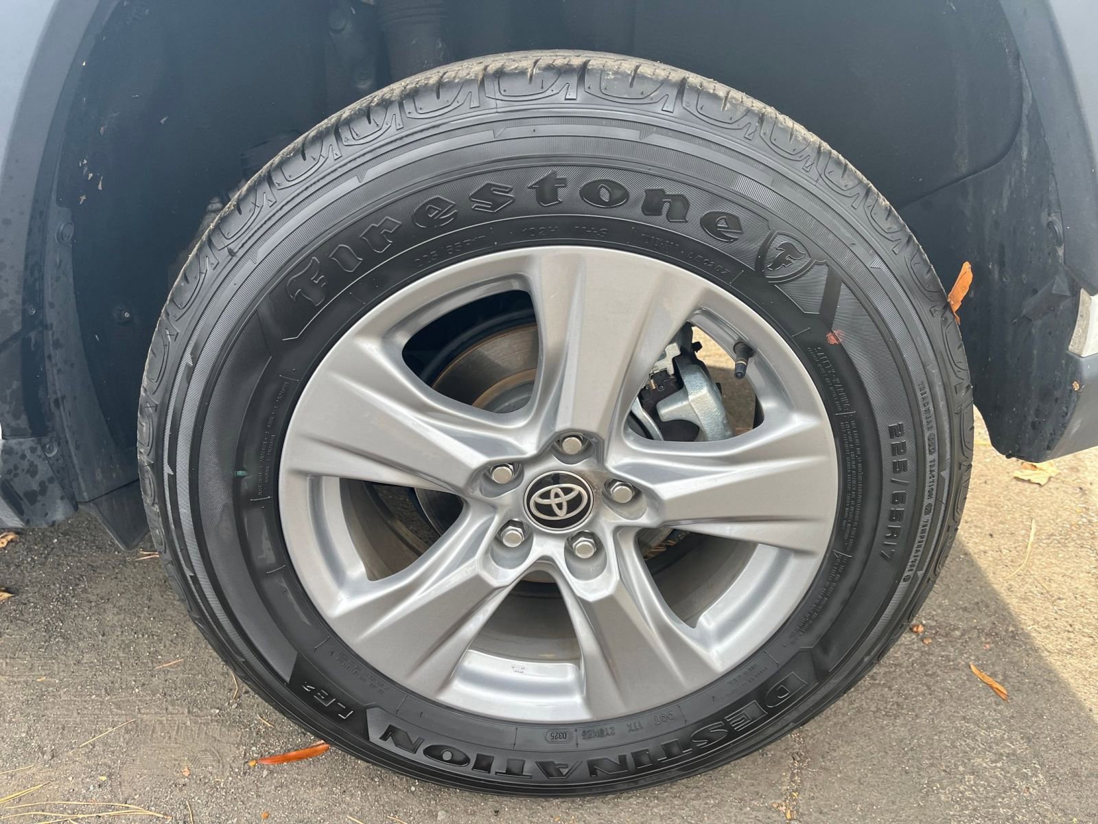 Thumbnail: 2025 Toyota RAV4 - 25