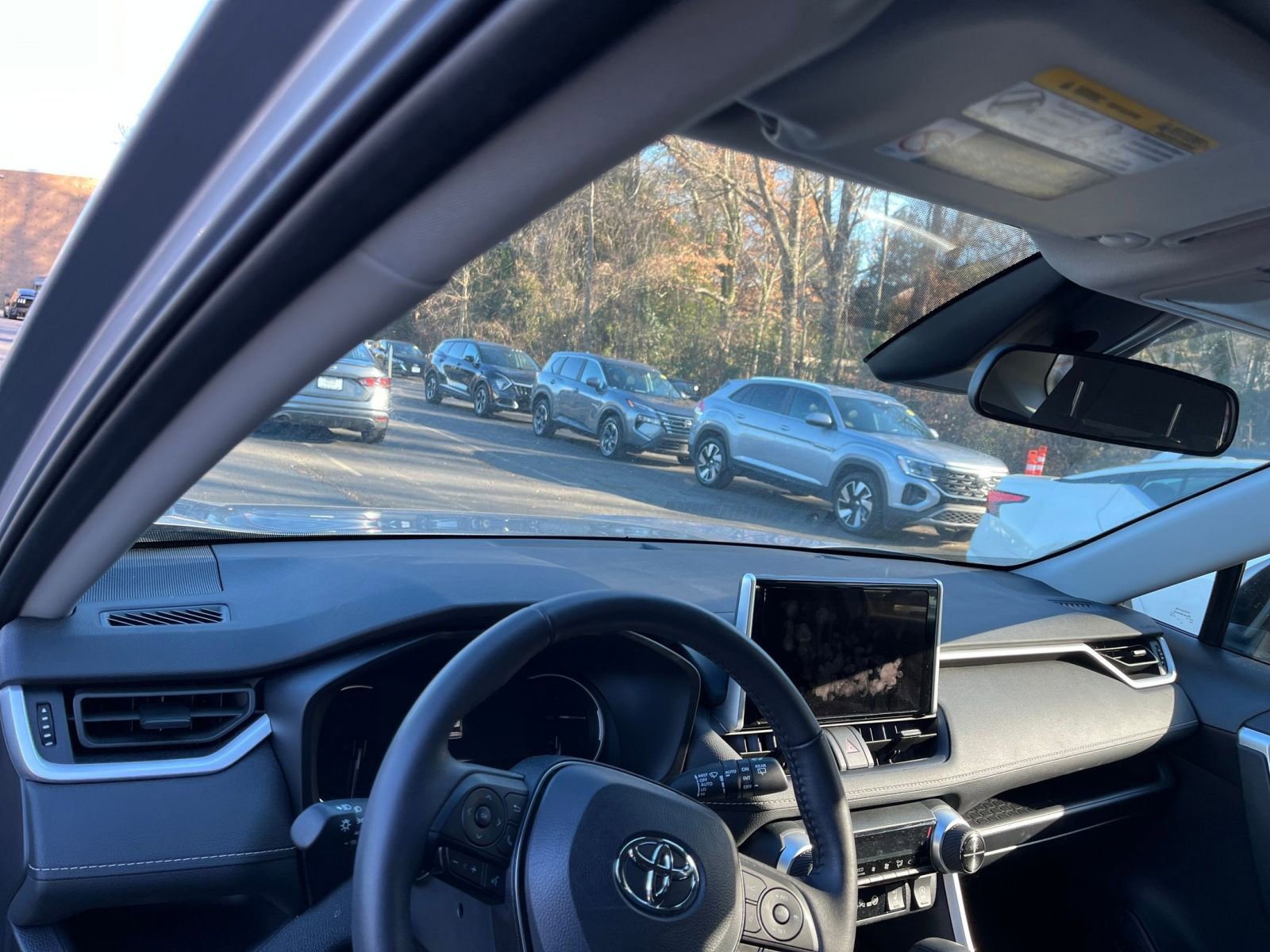 Thumbnail: 2025 Toyota RAV4 - 33