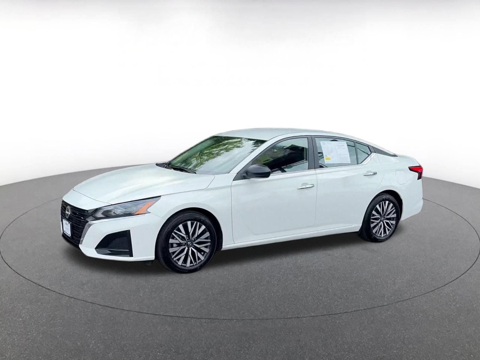 Thumbnail: 2025 Nissan Altima - 6