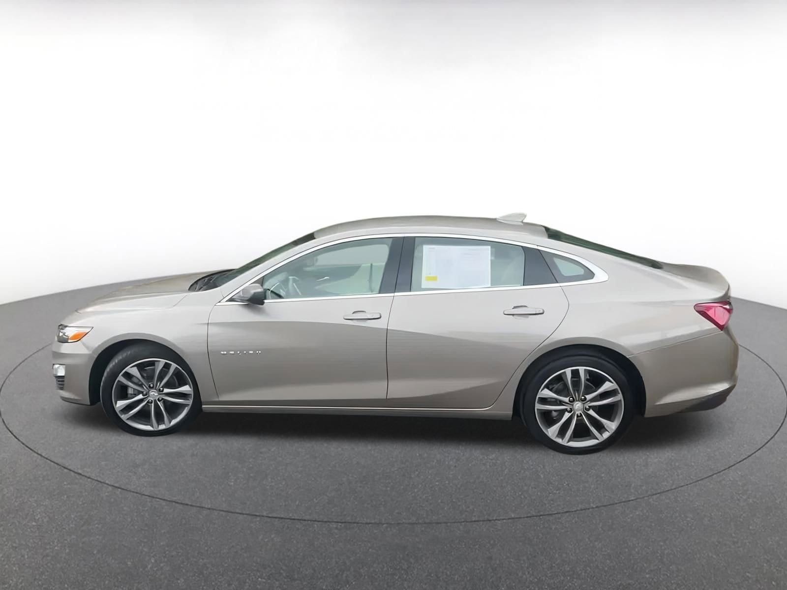 Thumbnail: 2024 Chevrolet Malibu - 9