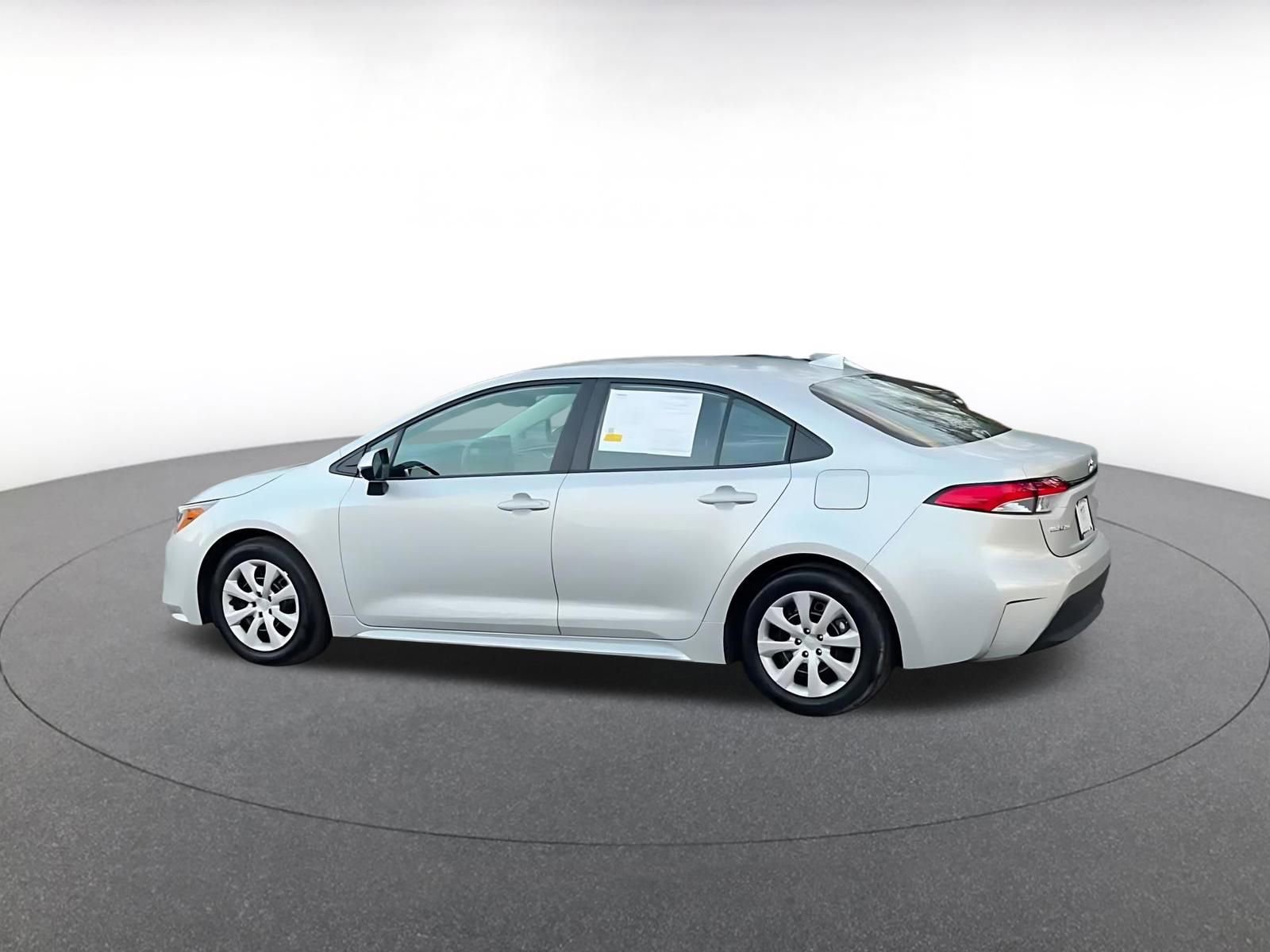 Thumbnail: 2025 Toyota Corolla - 10