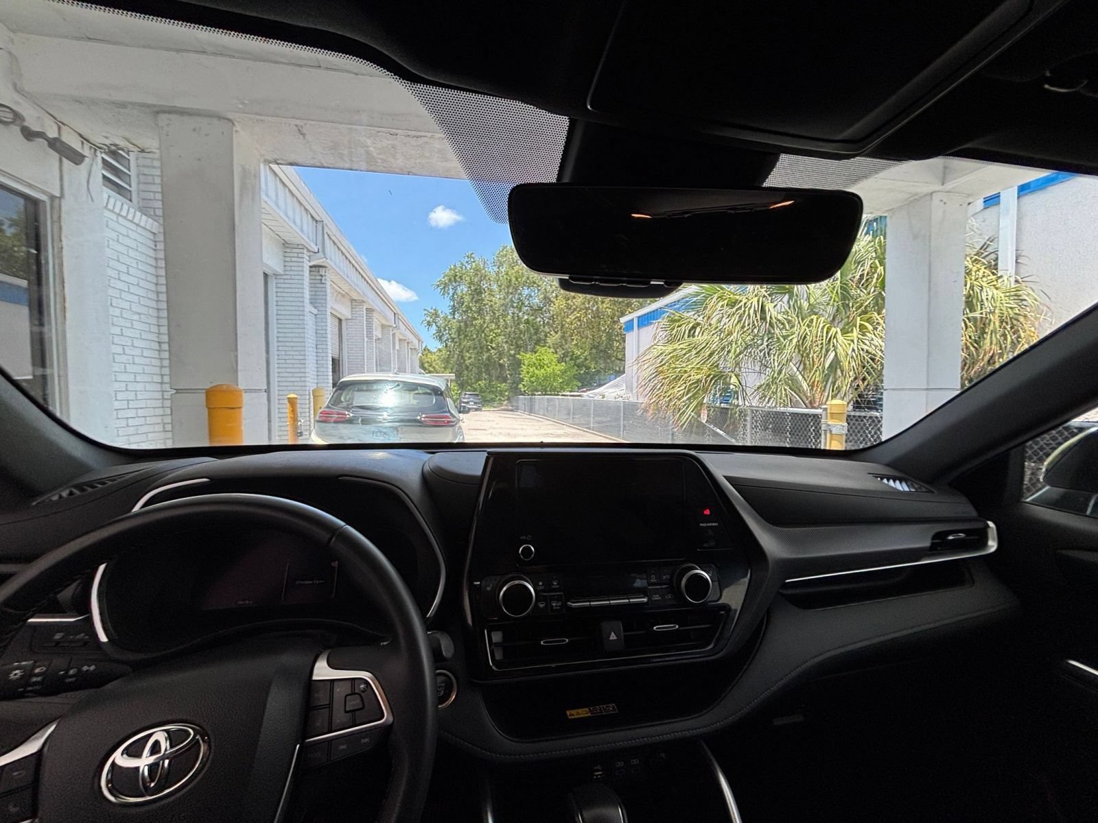 Thumbnail: 2025 Toyota Highlander - 31