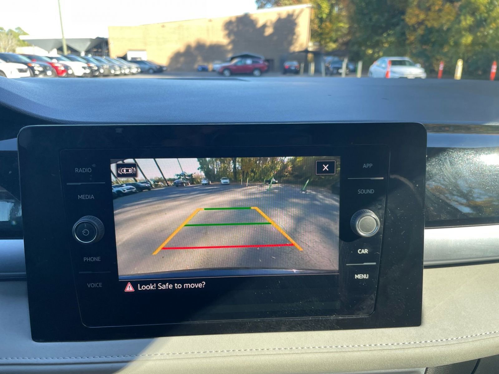 Thumbnail: 2025 Volkswagen Taos - 17