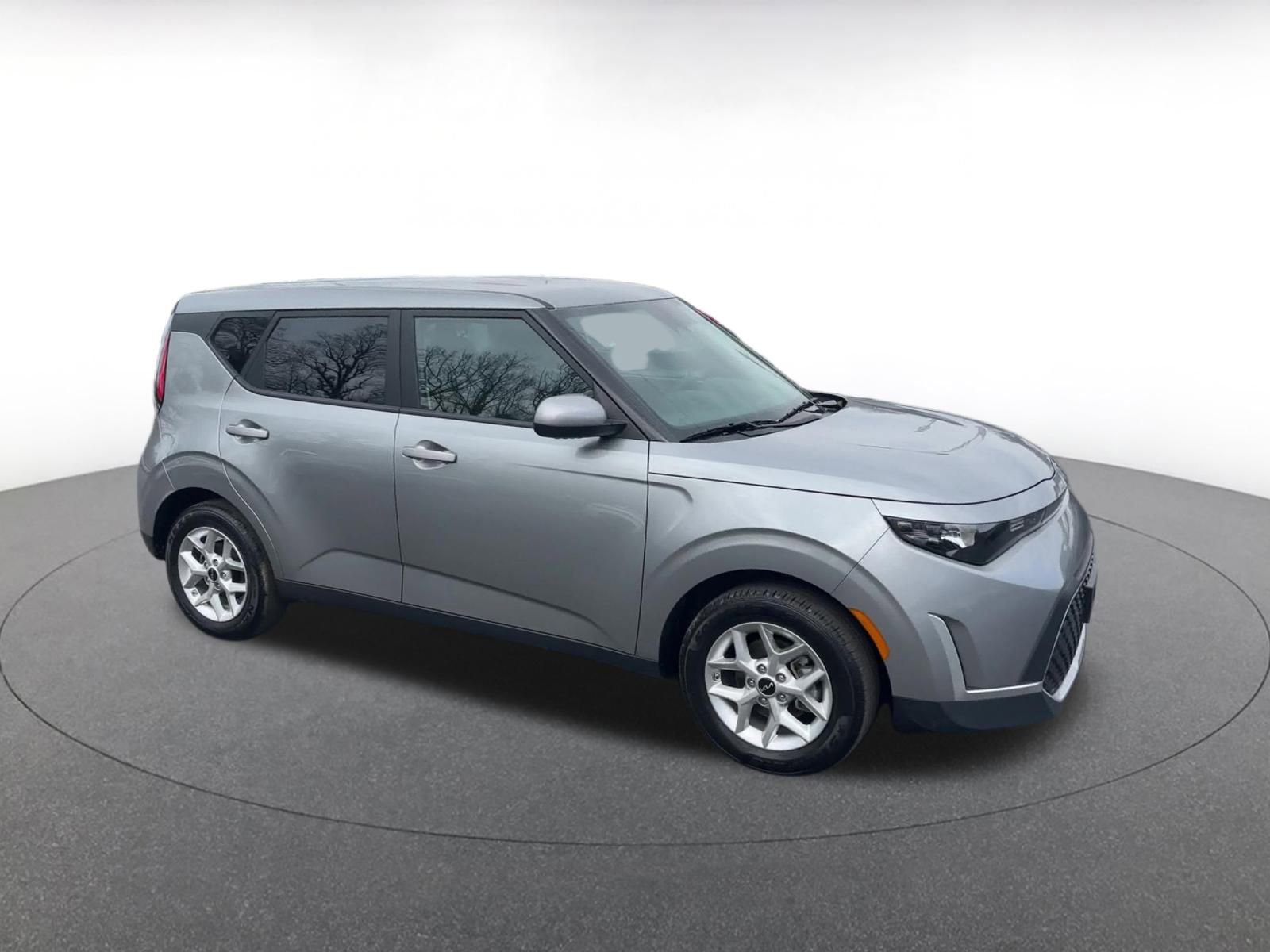 2024 Kia Soul LX 2