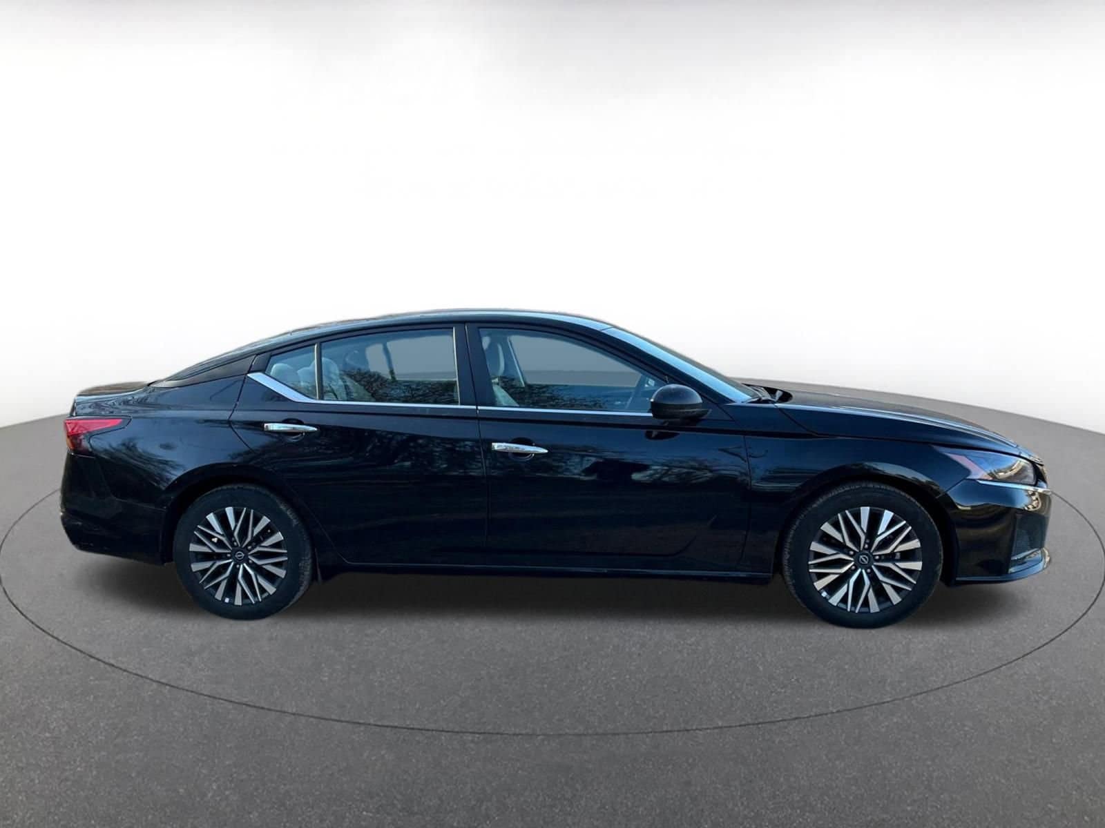 Thumbnail: 2025 Nissan Altima - 16