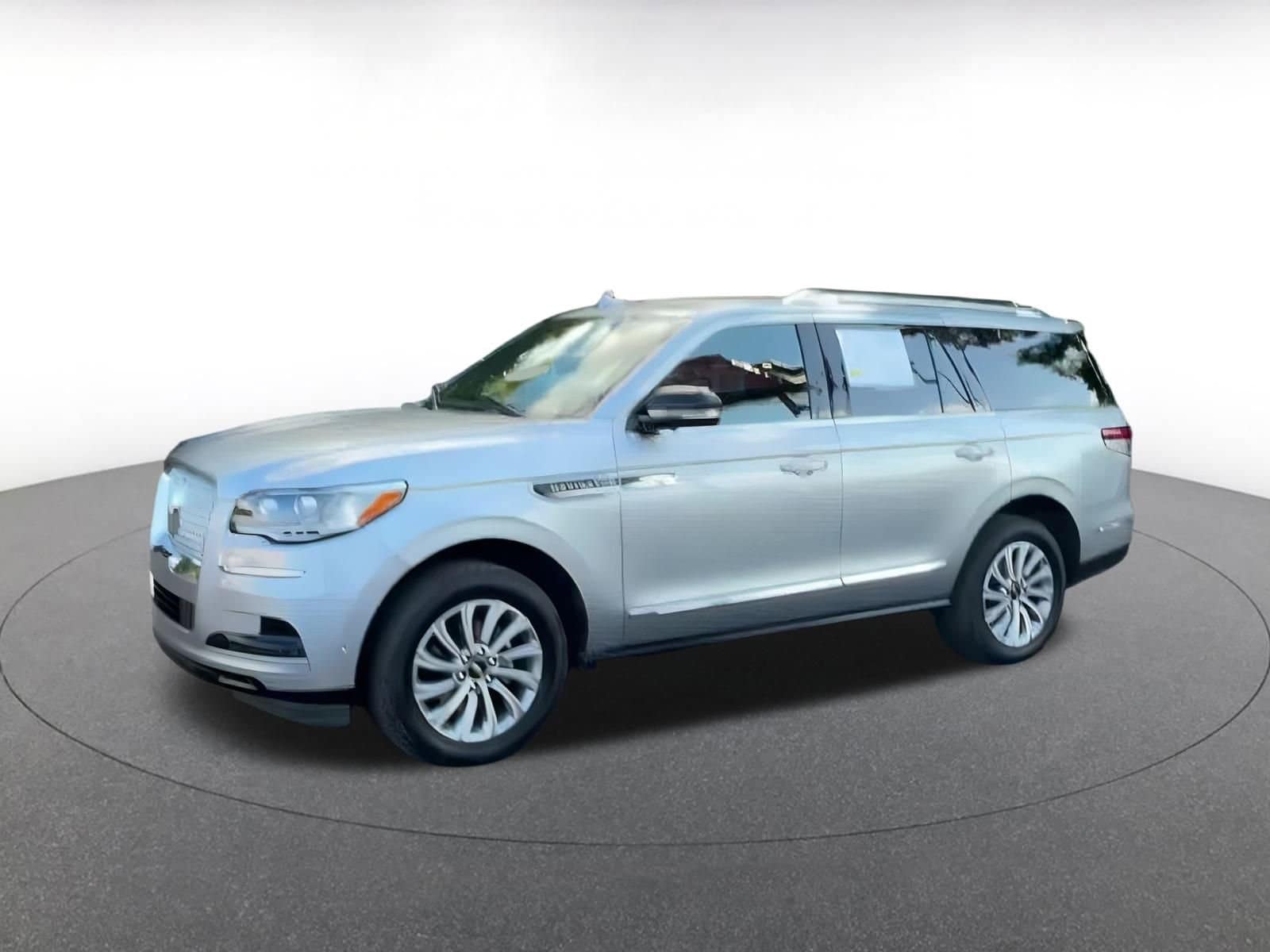 Thumbnail: 2023 Lincoln Navigator - 8