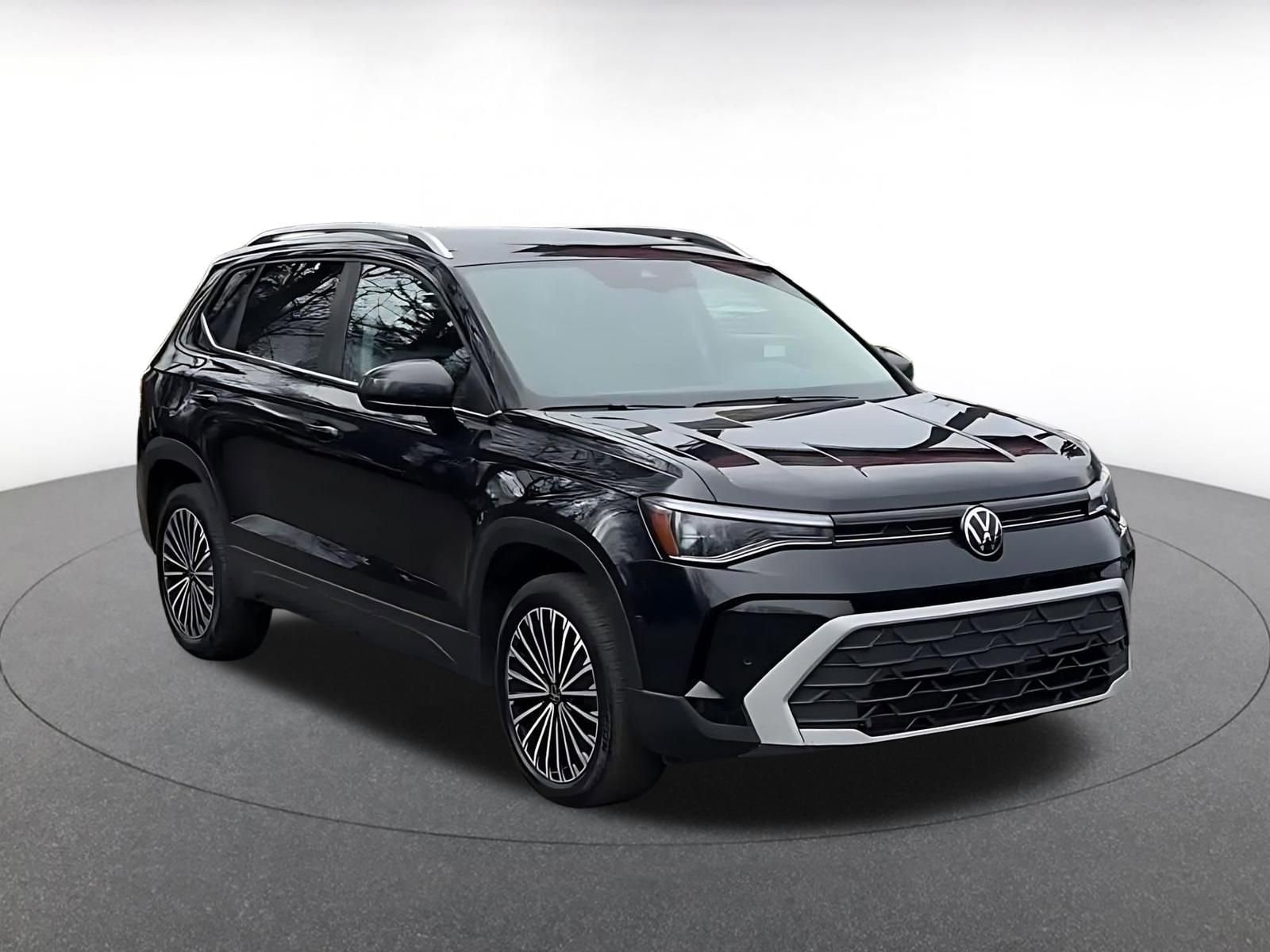 Thumbnail: 2025 Volkswagen Taos - 3