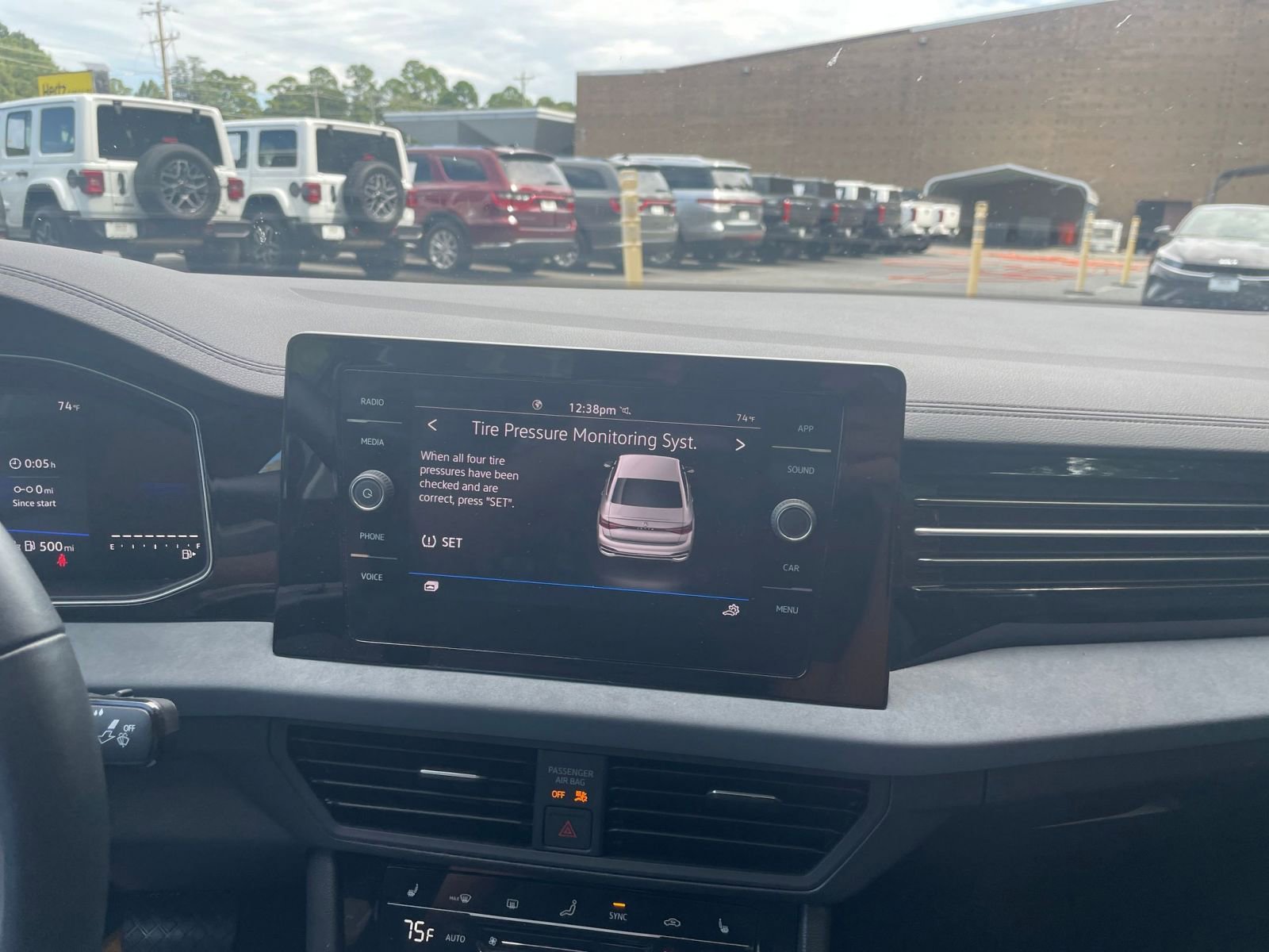 Thumbnail: 2025 Volkswagen Jetta - 18