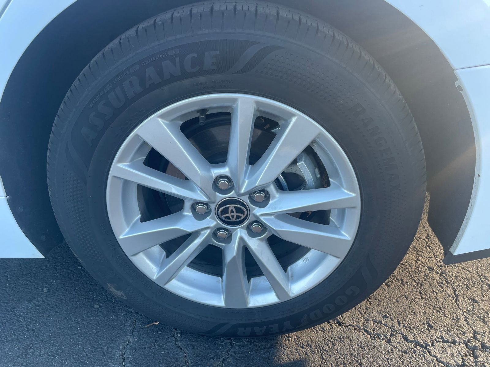 Thumbnail: 2025 Toyota Camry - 25