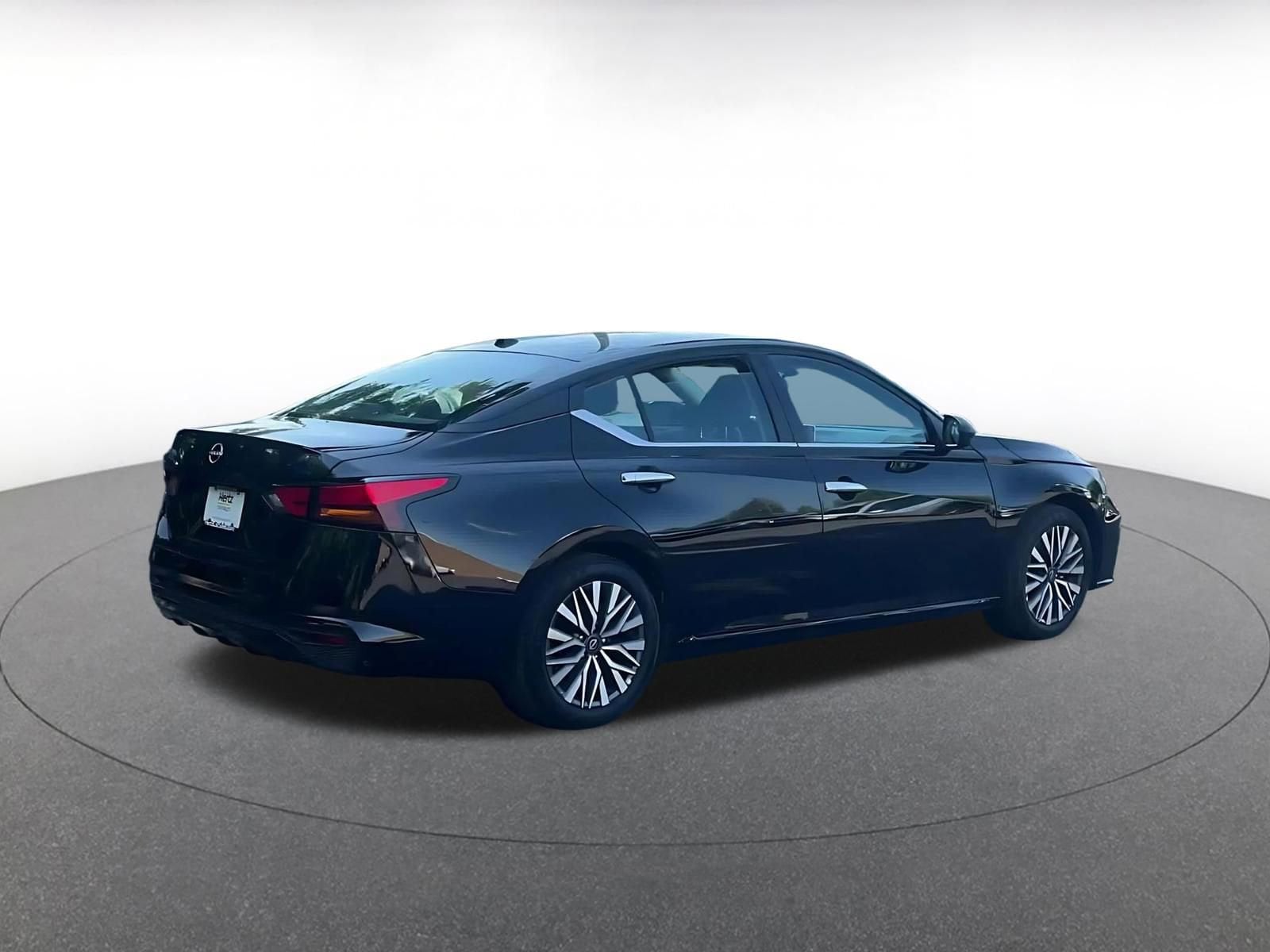 Thumbnail: 2025 Nissan Altima - 12