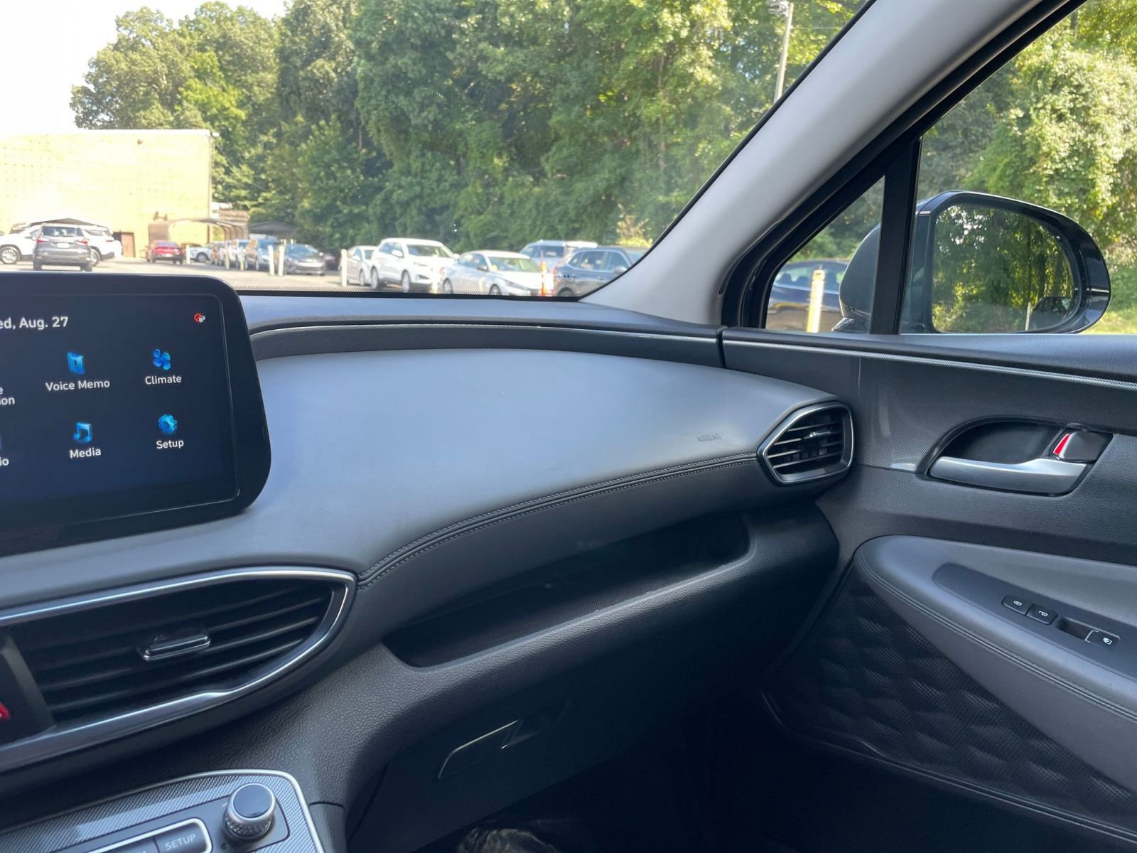 Thumbnail: 2023 Hyundai Santa Fe - 31