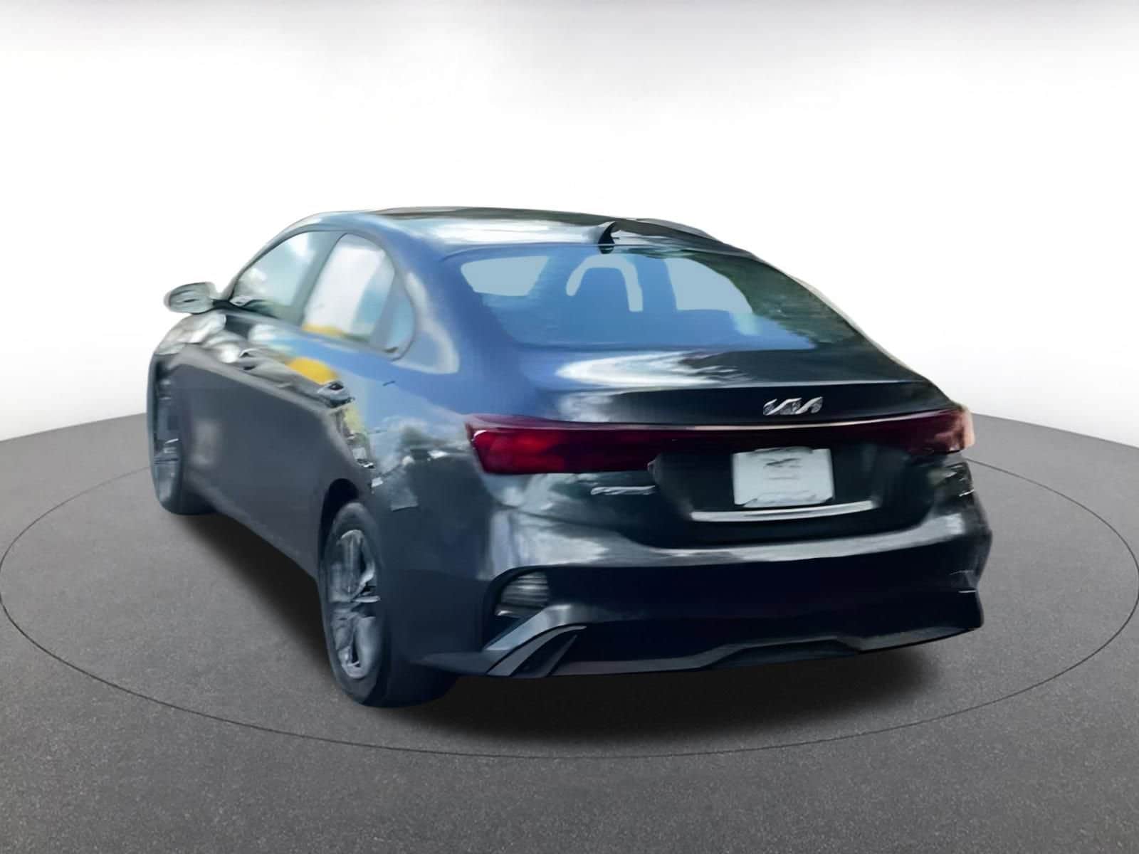 Thumbnail: 2024 Kia Forte - 4