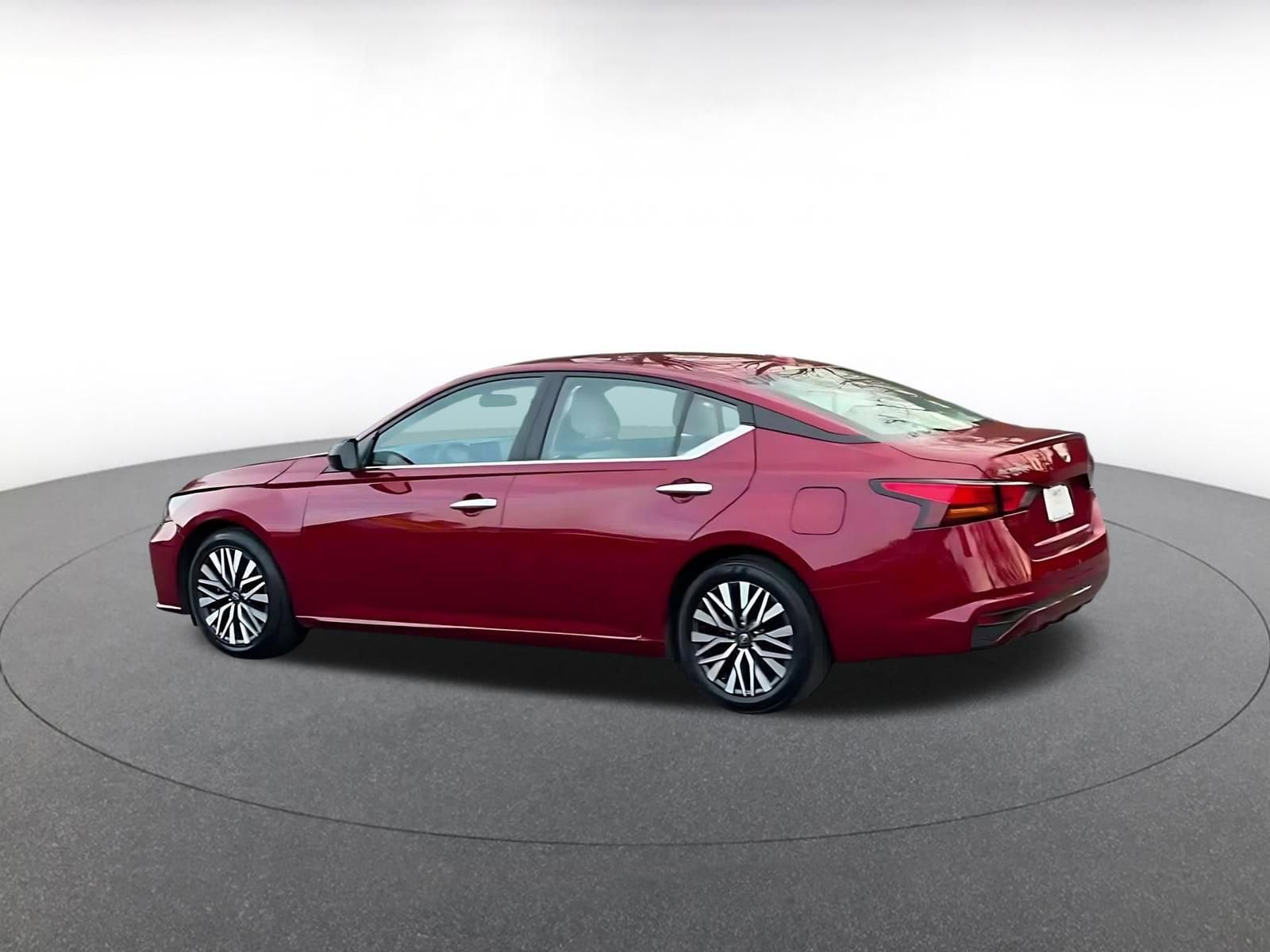 Thumbnail: 2025 Nissan Altima - 10