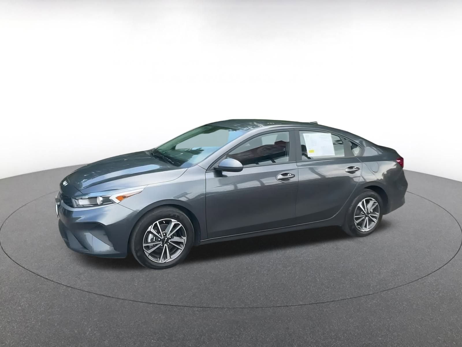 Thumbnail: 2024 Kia Forte - 8