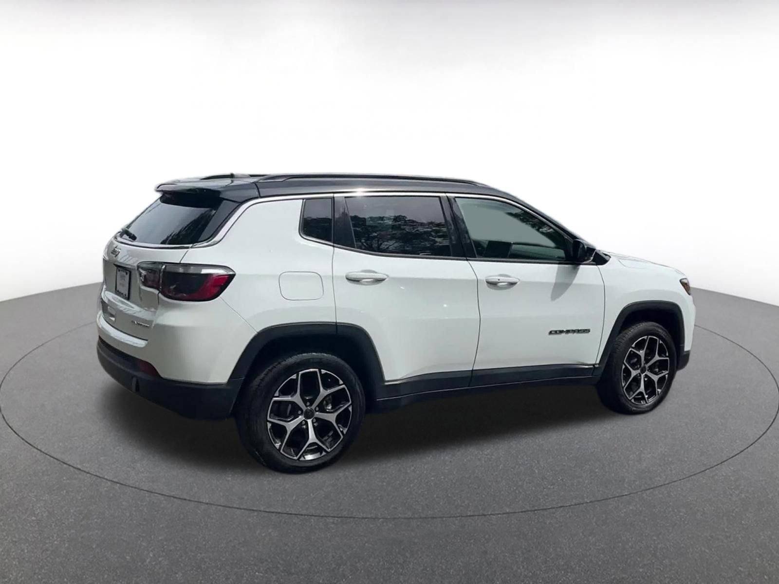 Thumbnail: 2025 Jeep Compass - 14