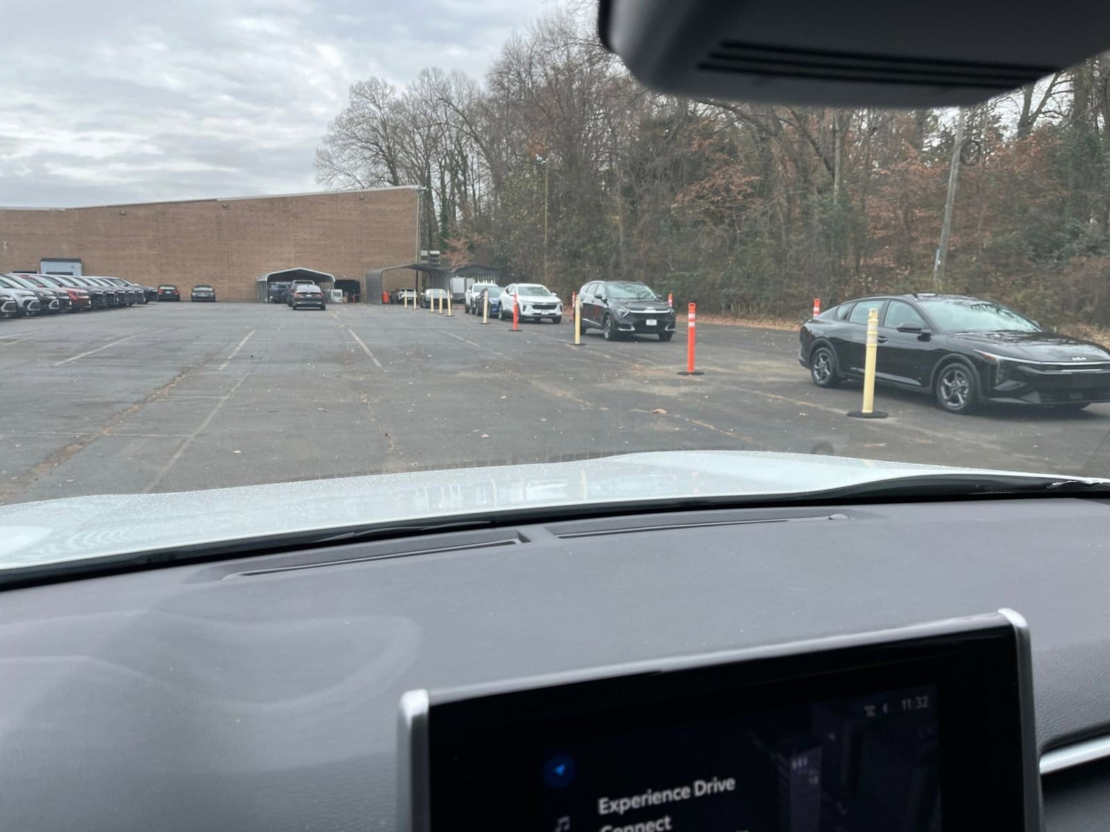 Thumbnail: 2025 Toyota RAV4 - 18