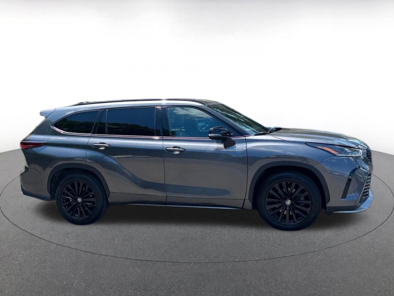 Thumbnail: 2024 Toyota Highlander - 23