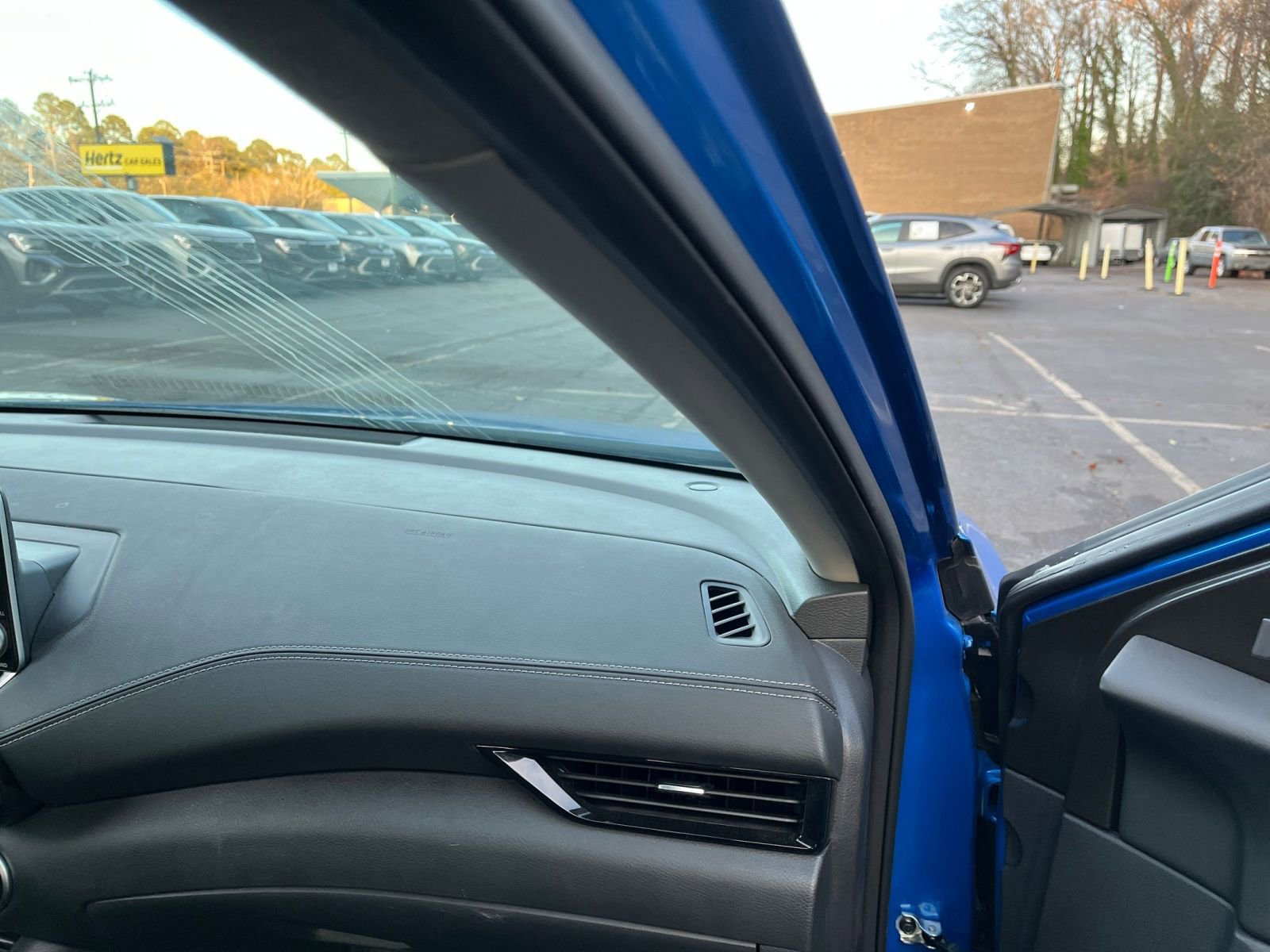 Thumbnail: 2025 Nissan Sentra - 33