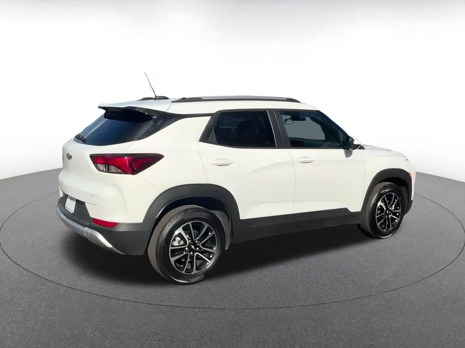 Thumbnail: 2025 Chevrolet TrailBlazer - 15