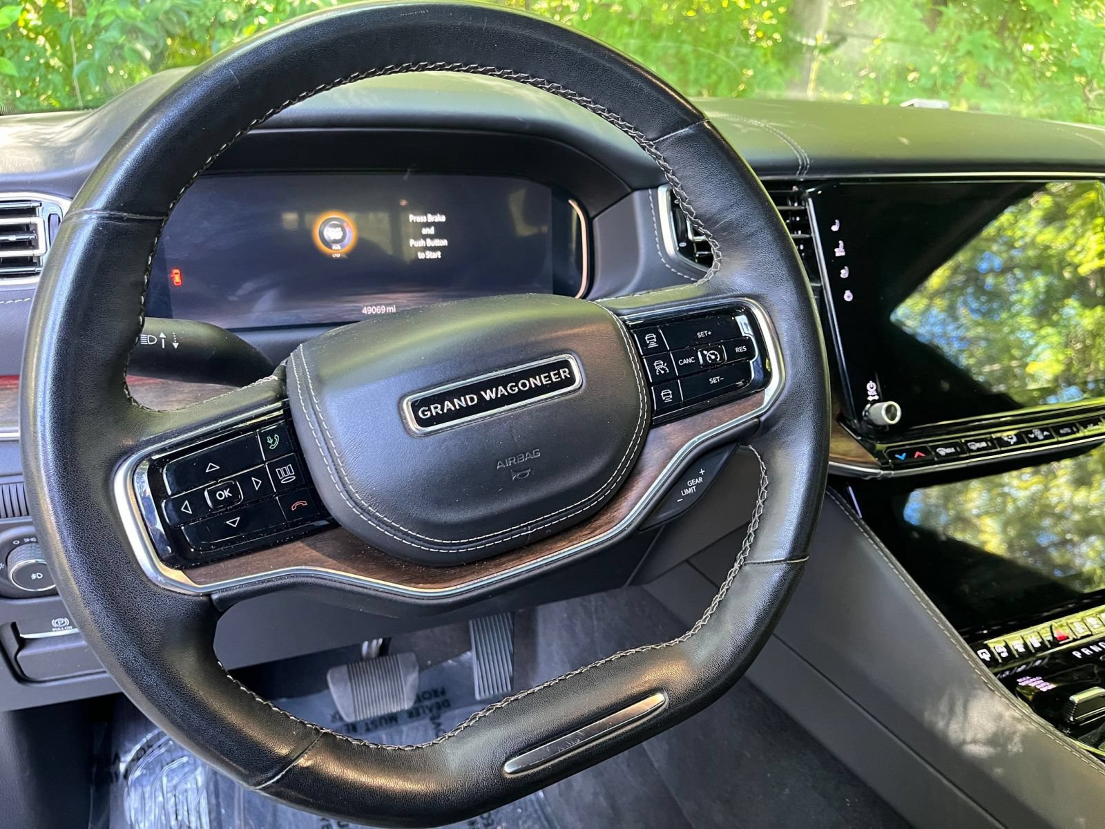Thumbnail: 2023 Jeep Grand Wagoneer - 26