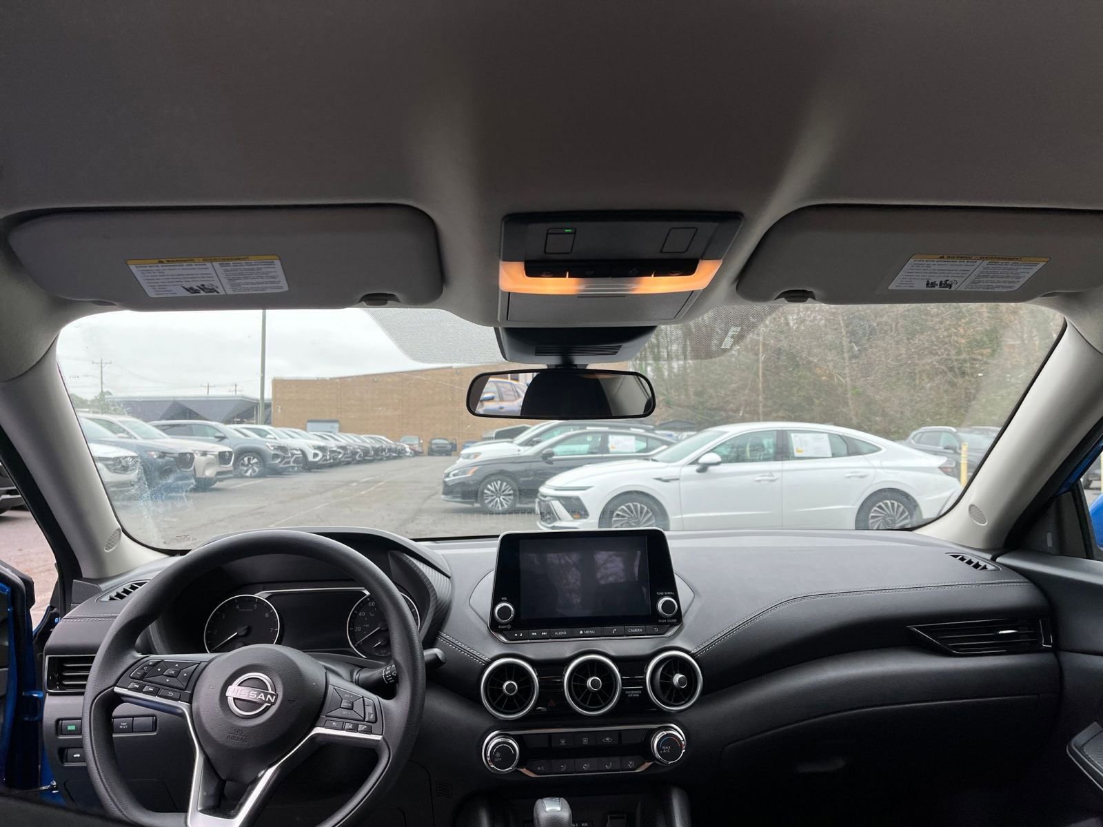 Thumbnail: 2025 Nissan Sentra - 31