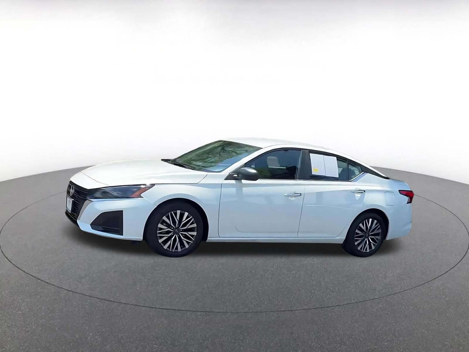 Thumbnail: 2025 Nissan Altima - 8