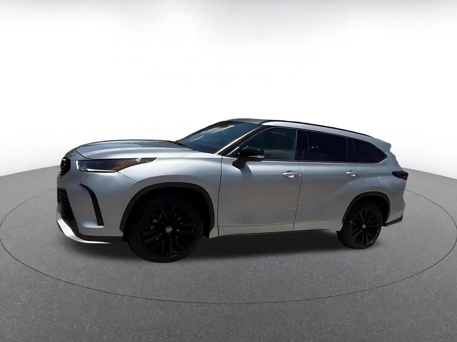 Thumbnail: 2025 Toyota Highlander - 8