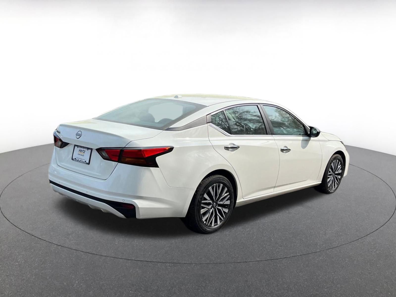 Thumbnail: 2025 Nissan Altima - 15