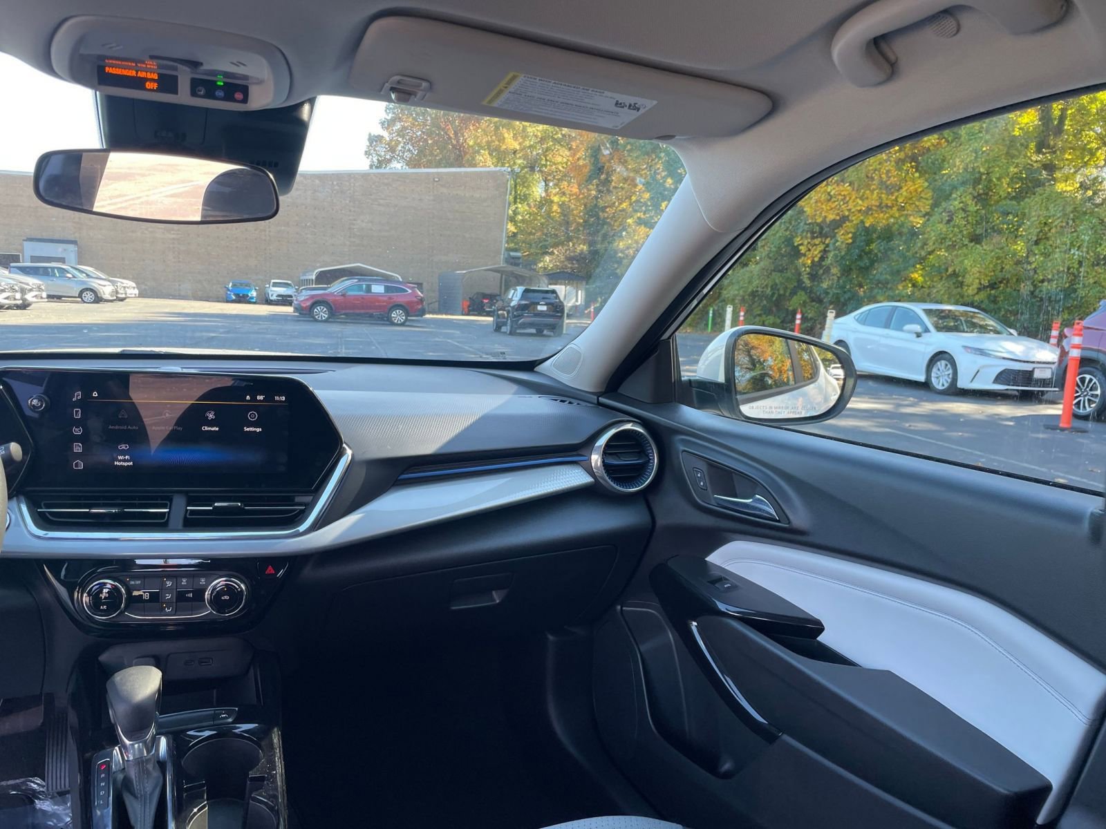 Thumbnail: 2025 Chevrolet Trax - 31