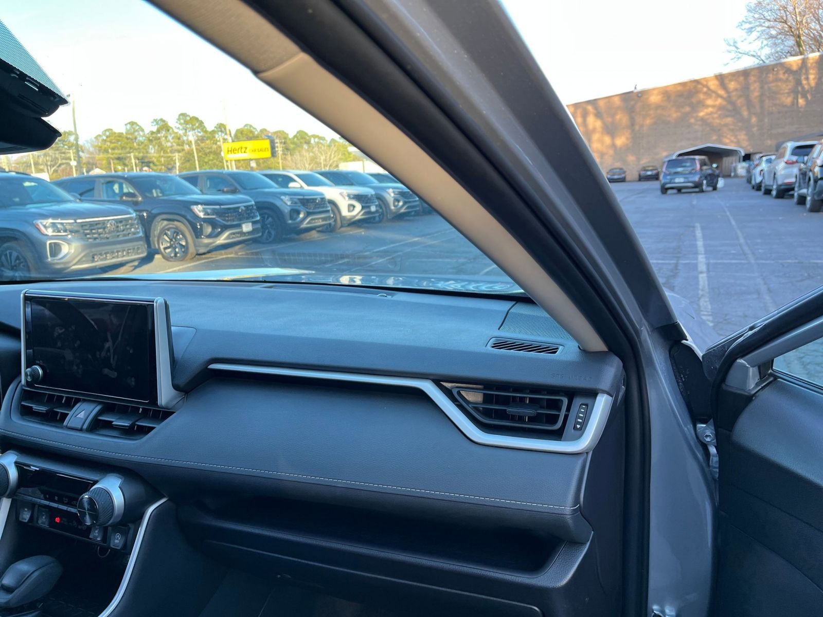 Thumbnail: 2025 Toyota RAV4 - 35