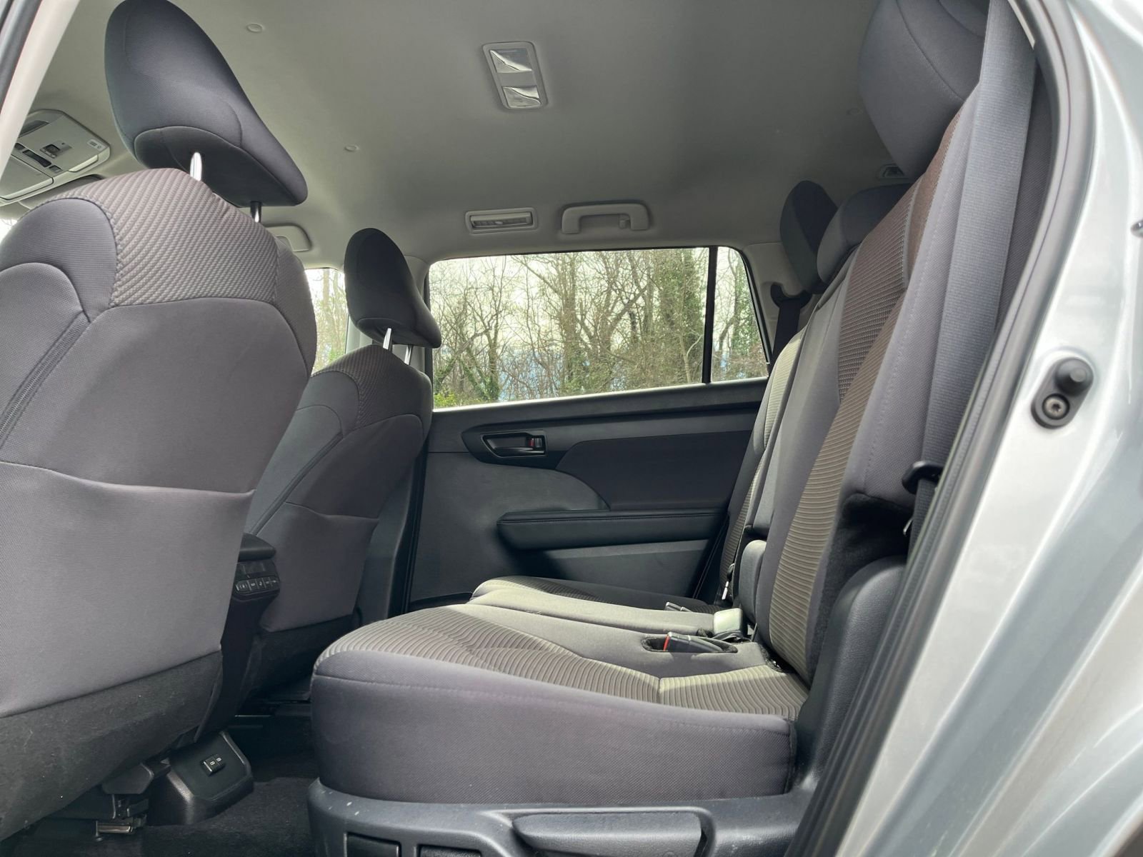 Thumbnail: 2025 Toyota Highlander - 25