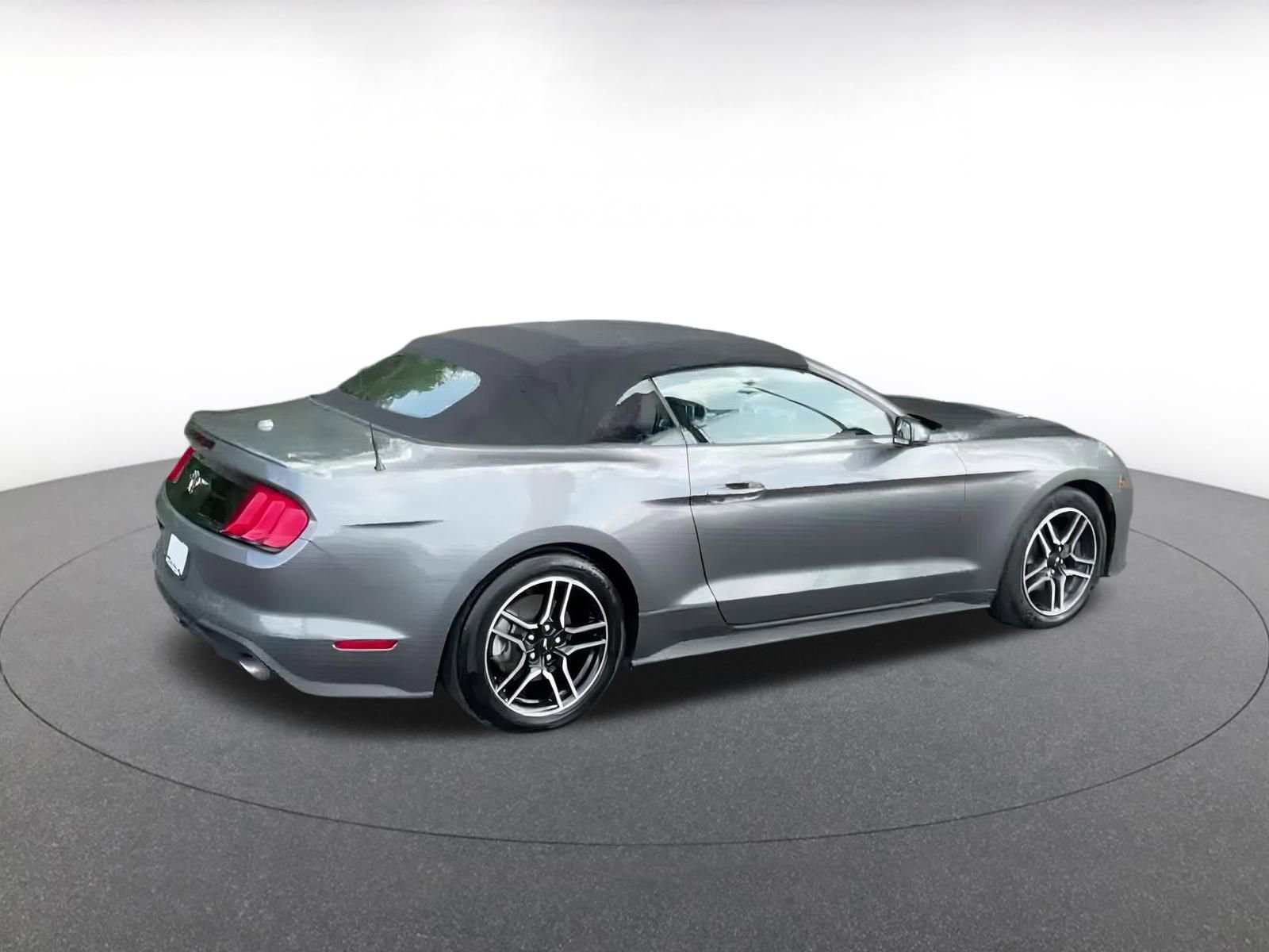Thumbnail: 2022 Ford Mustang - 15