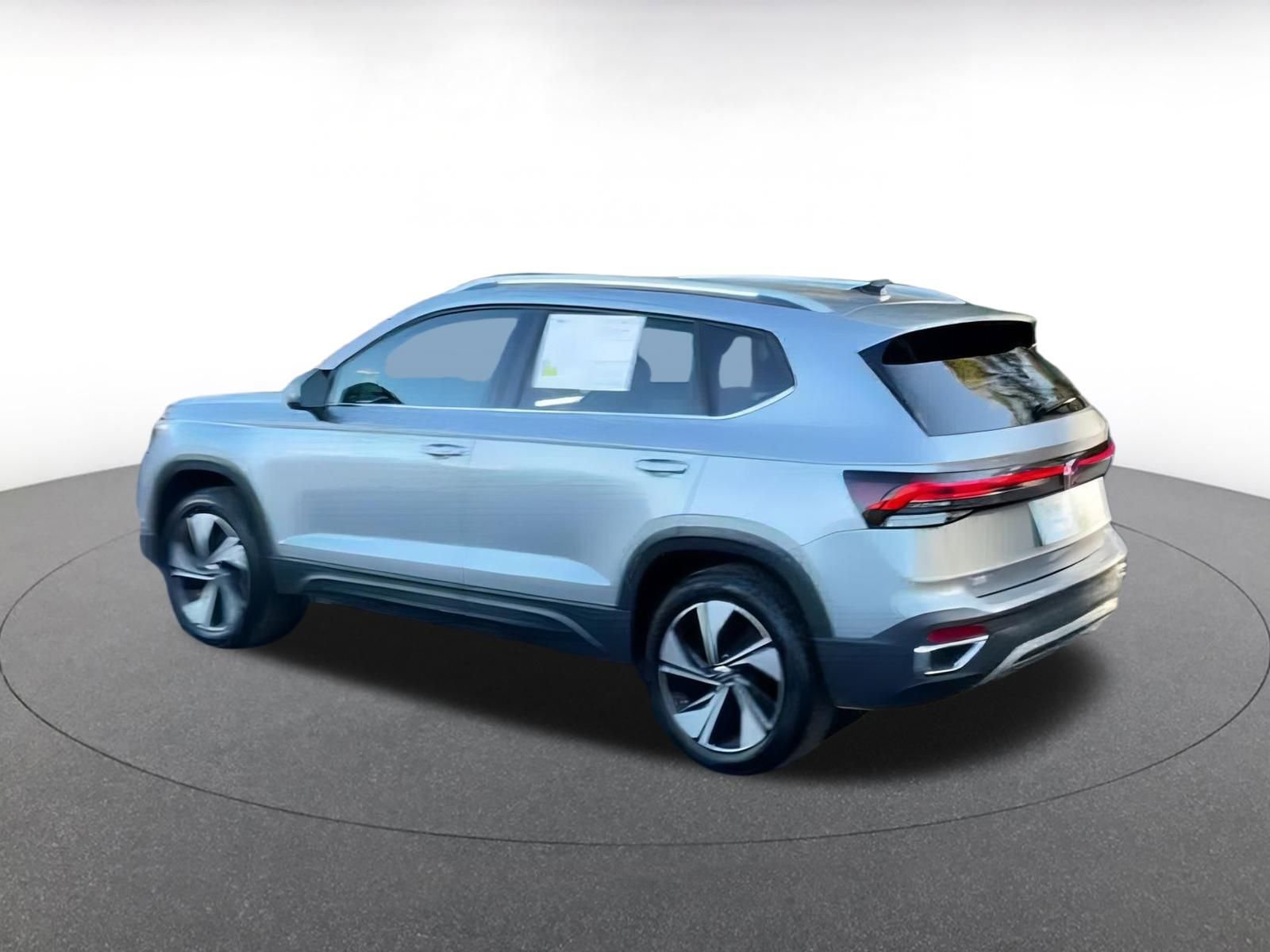 Thumbnail: 2025 Volkswagen Taos - 15