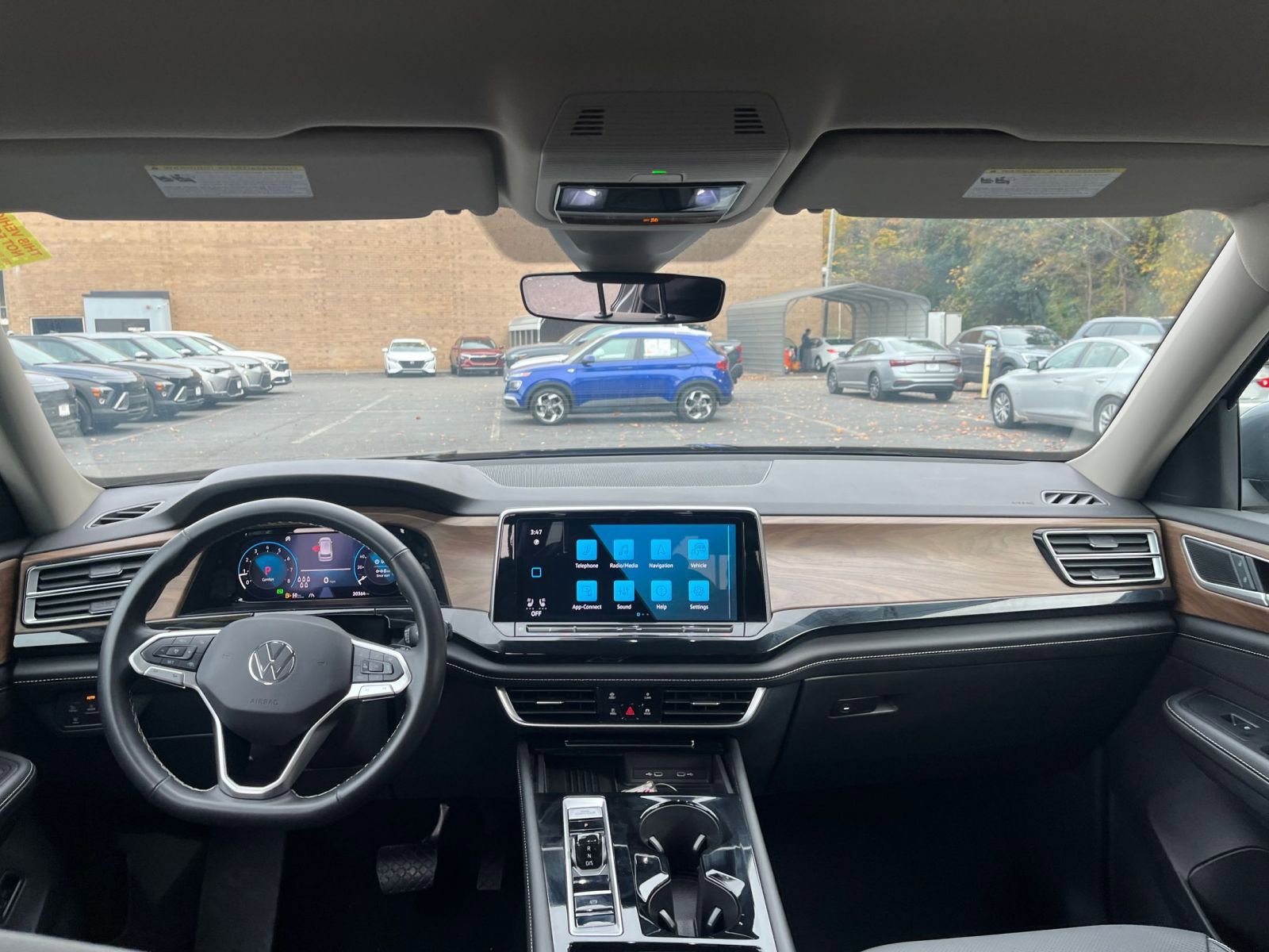 Thumbnail: 2025 Volkswagen Atlas - 29