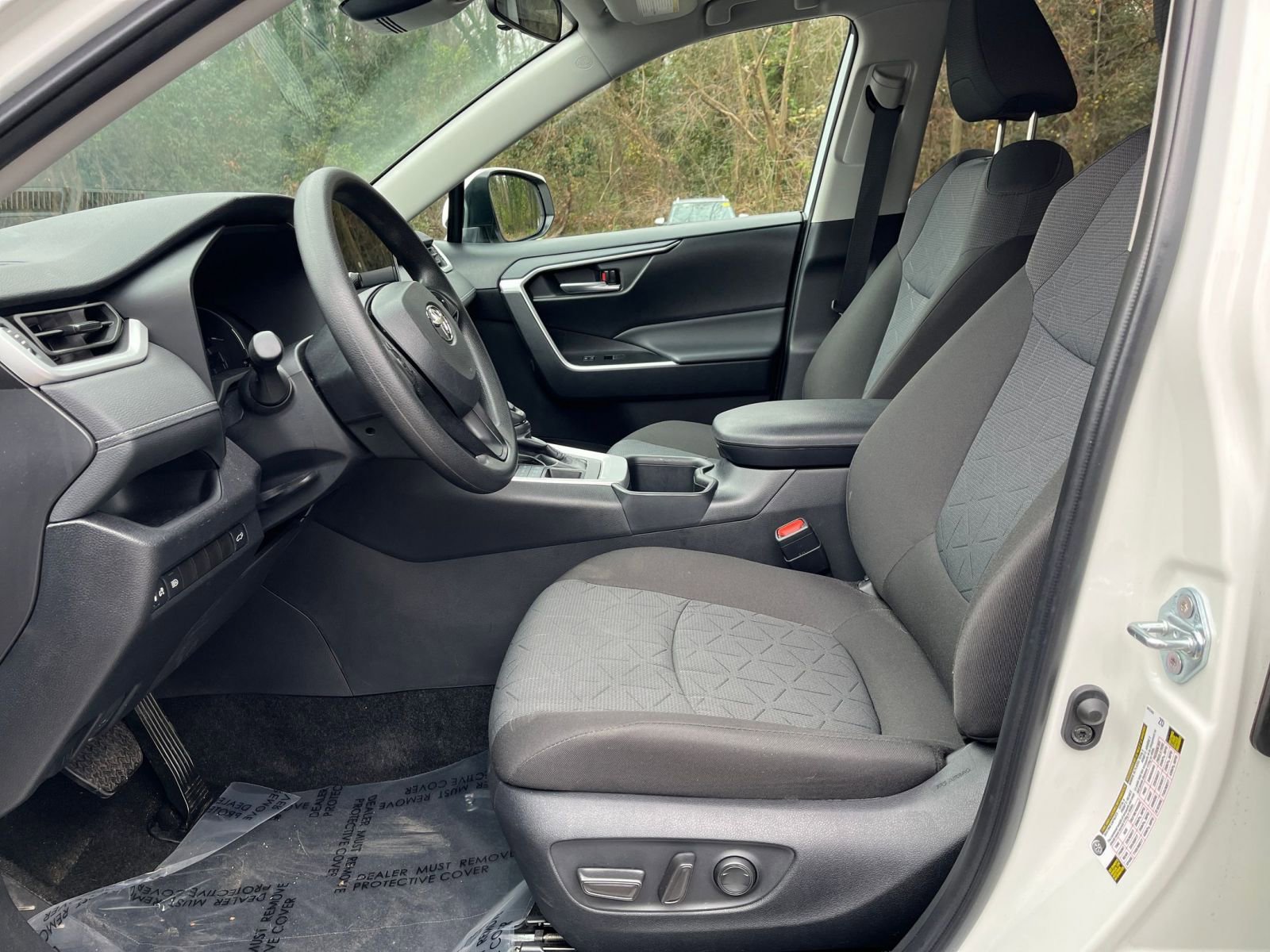 Thumbnail: 2025 Toyota RAV4 - 27