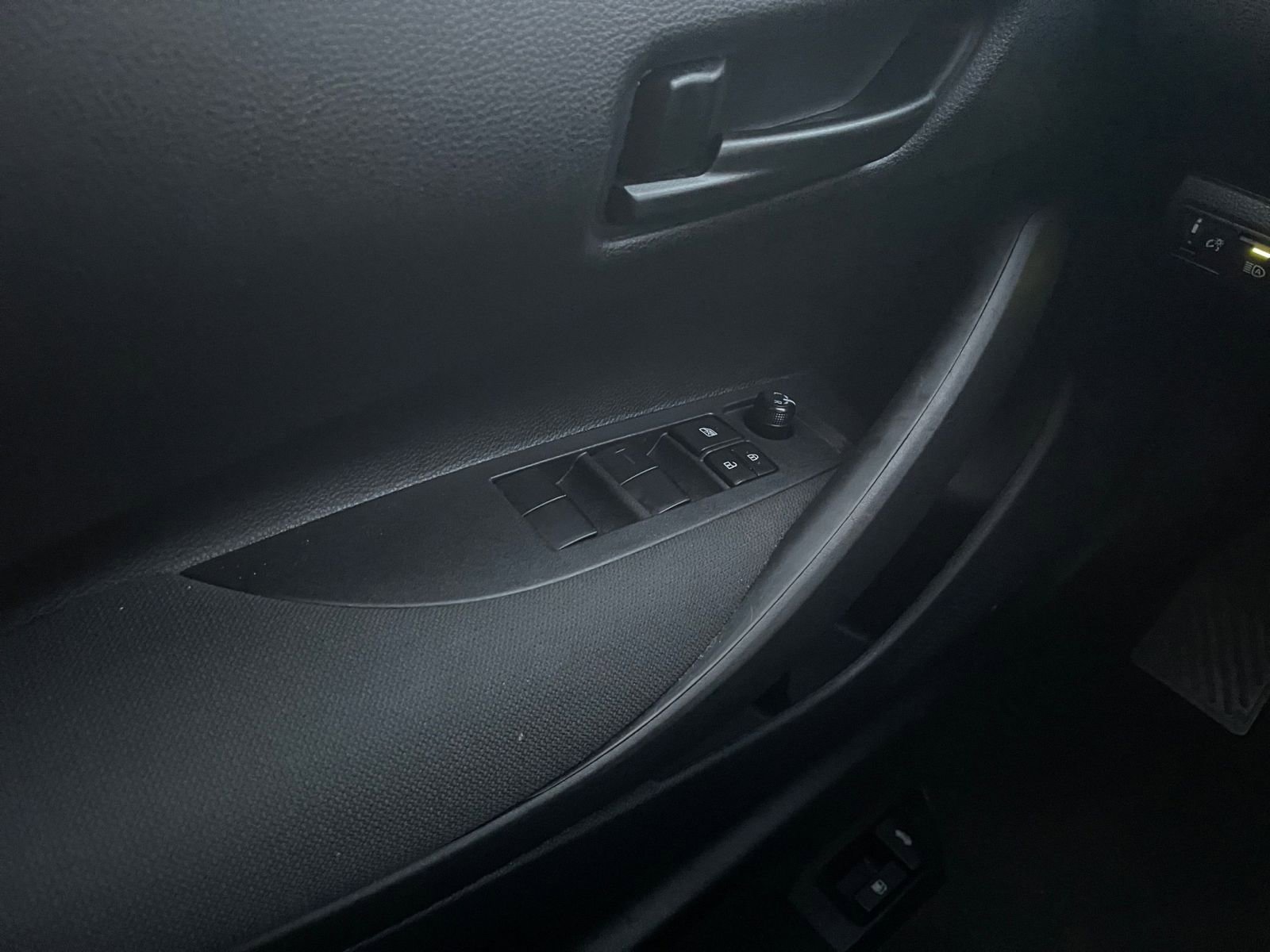 Thumbnail: 2025 Toyota Corolla - 20