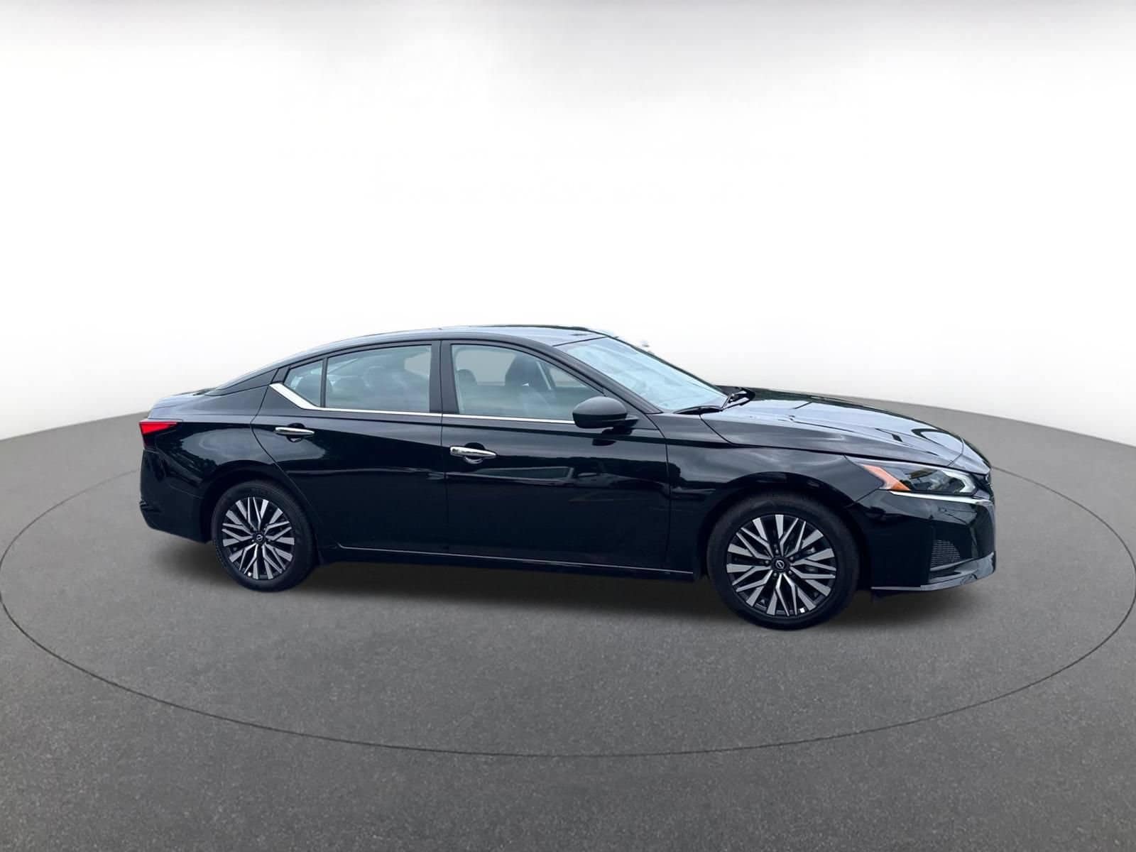 Thumbnail: 2025 Nissan Altima - 4